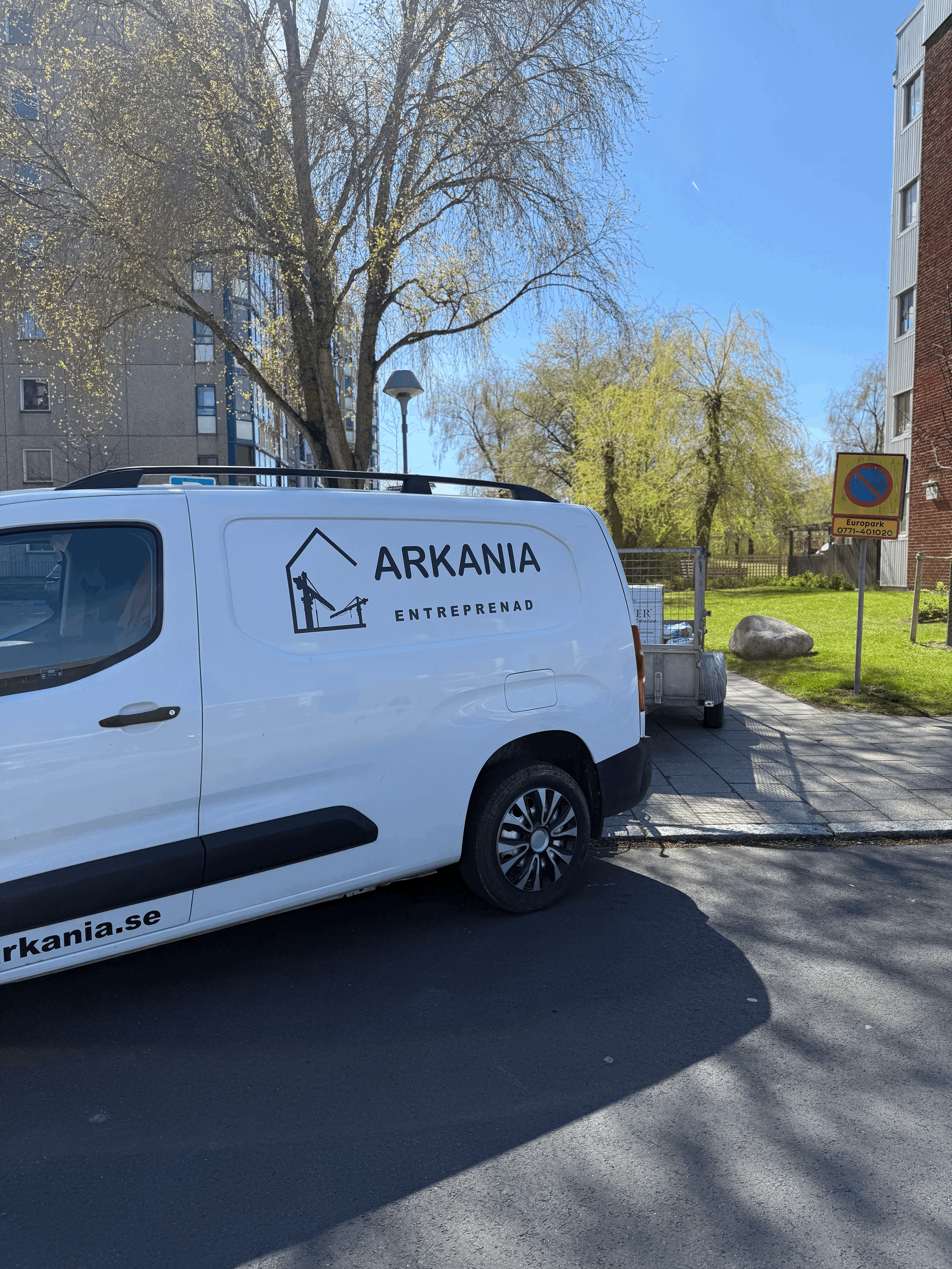 living room with wooden roof