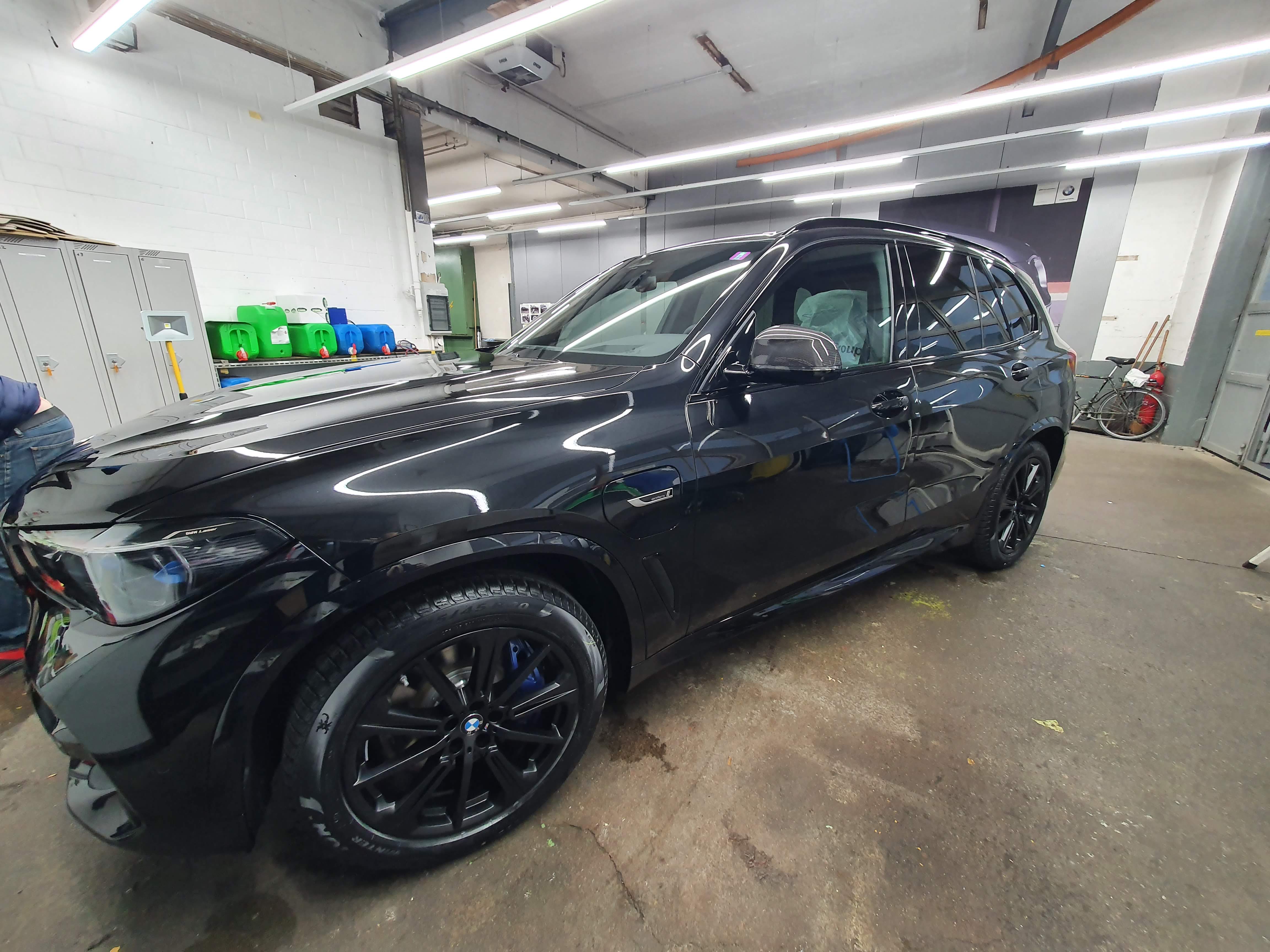 Premium Autopolieren-Leistung zur Auffrischung und Pflege von Fahrzeuglack