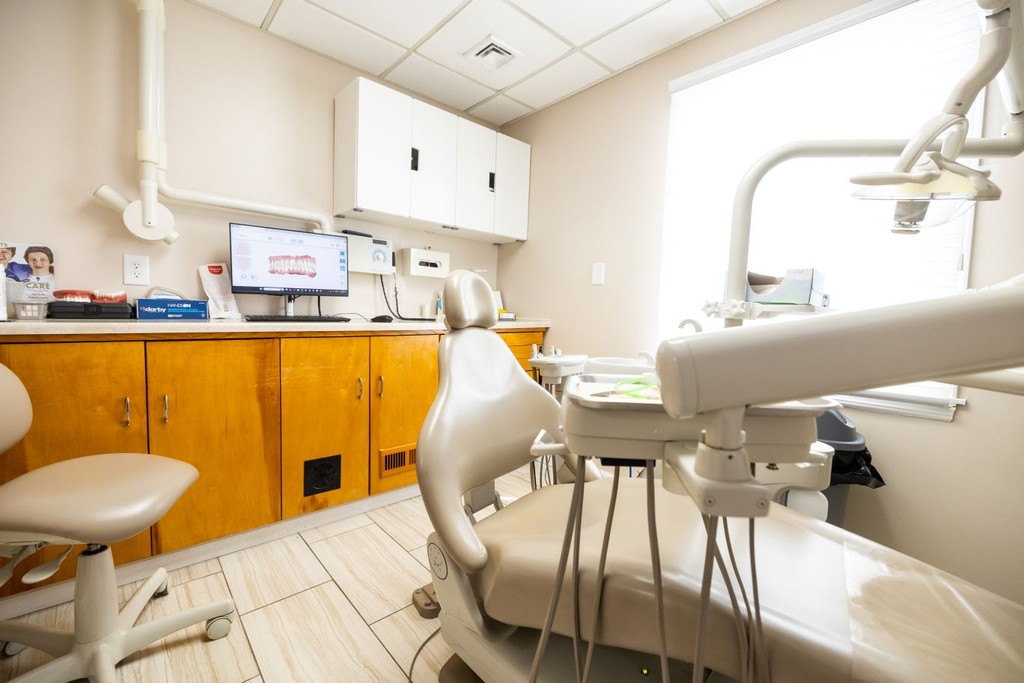 Modern dental treatment room in Newark & Milltown NJ office