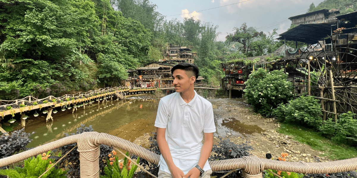 Meet Mundhada, Meefinix founder, building revenue systems transforming attention into scalable growth through skills, automation, strategic execution, and consistent business processes.