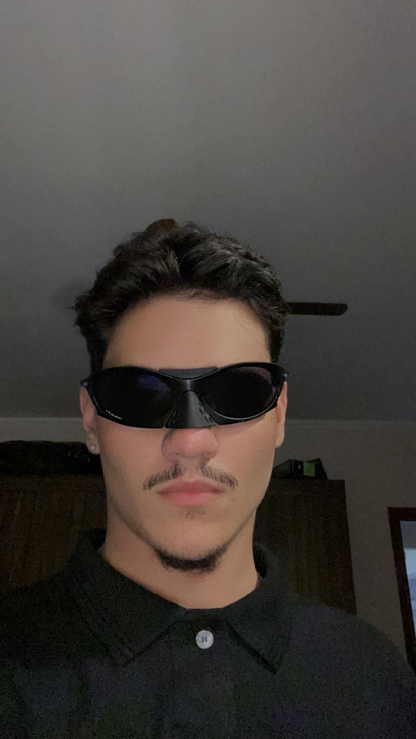 Man in white t-shirt front photo