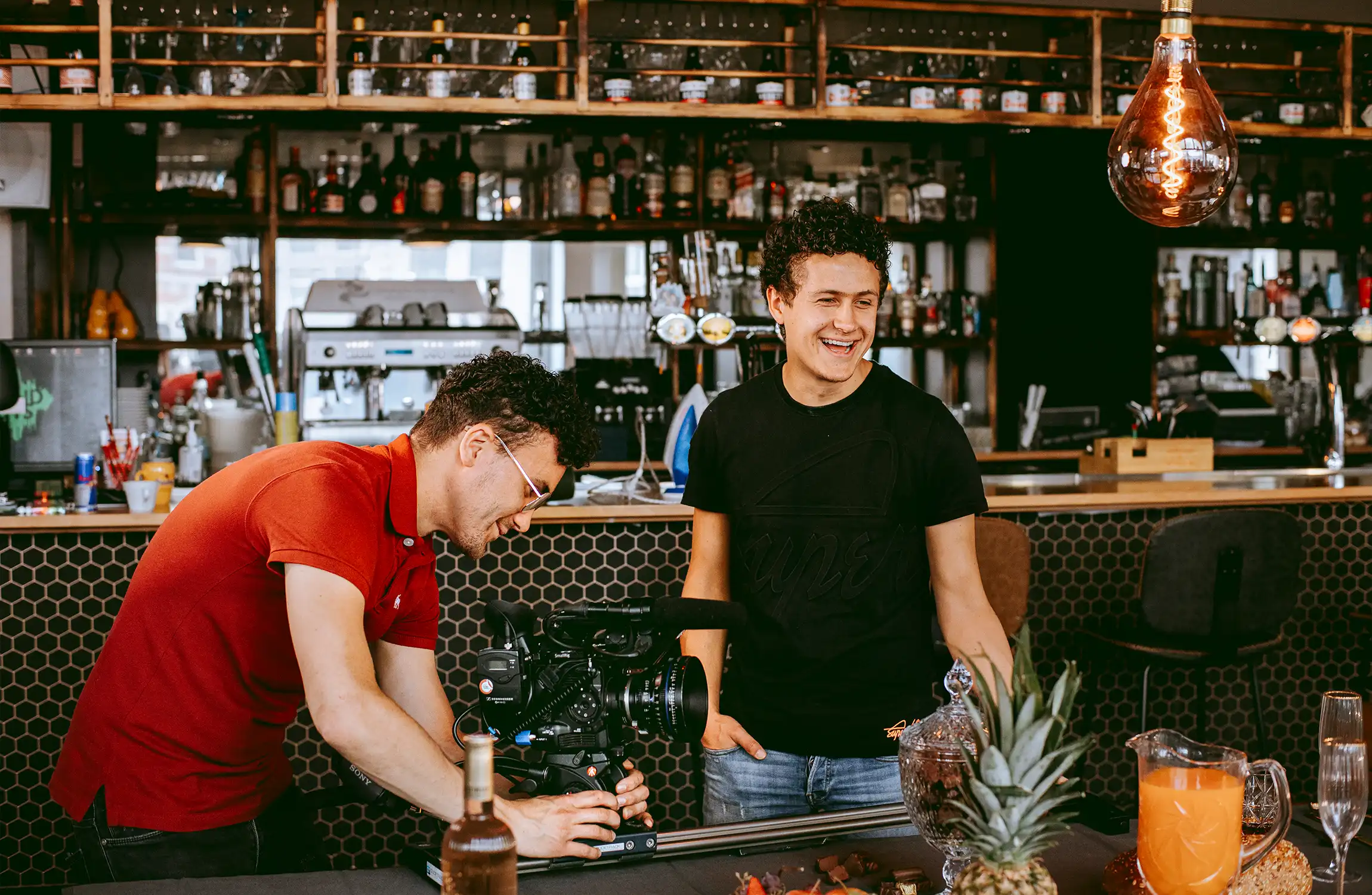 Voorbeeldrender van een hoogwaardig mediaproduct, gecreëerd door Indall met gedetailleerde visuele effecten en professionele afwerking.