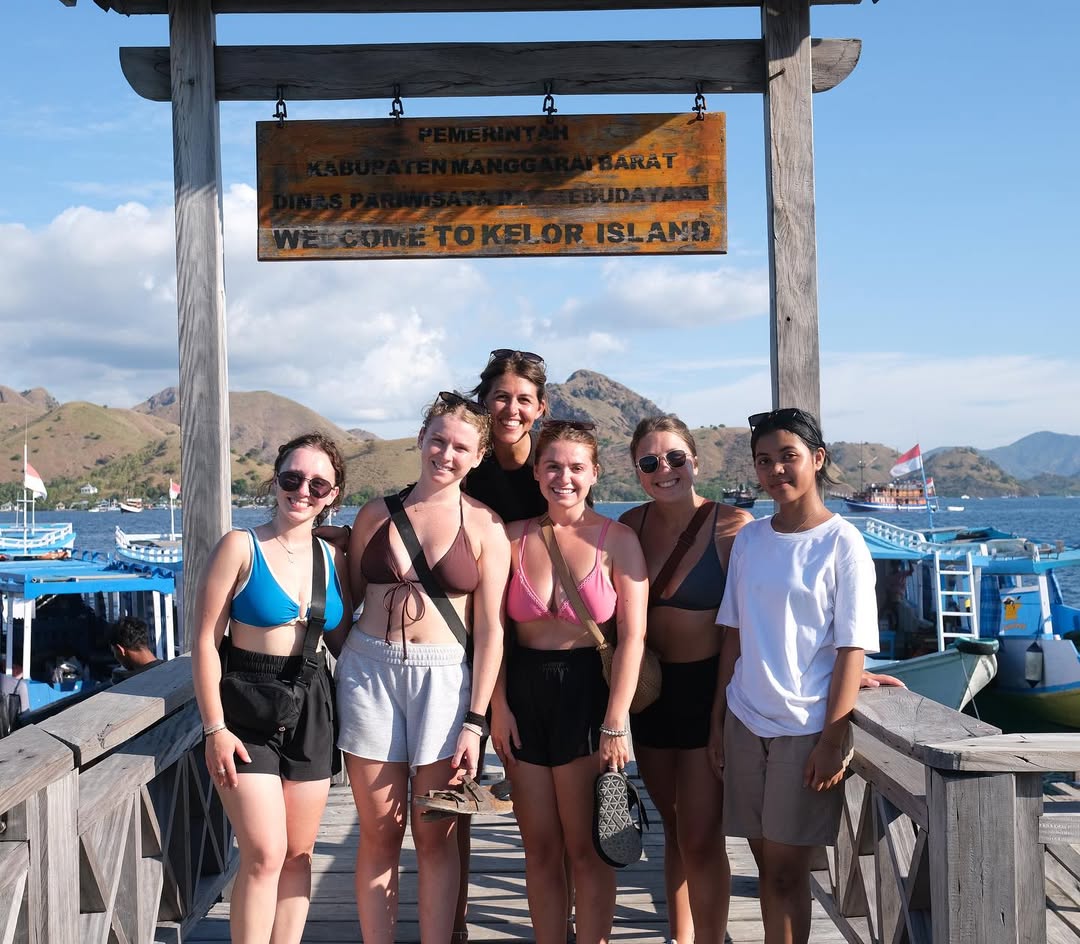 Sail together, explore together