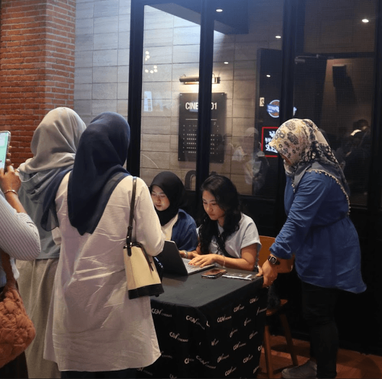 Foto Kegiatan Sister's Movie Date