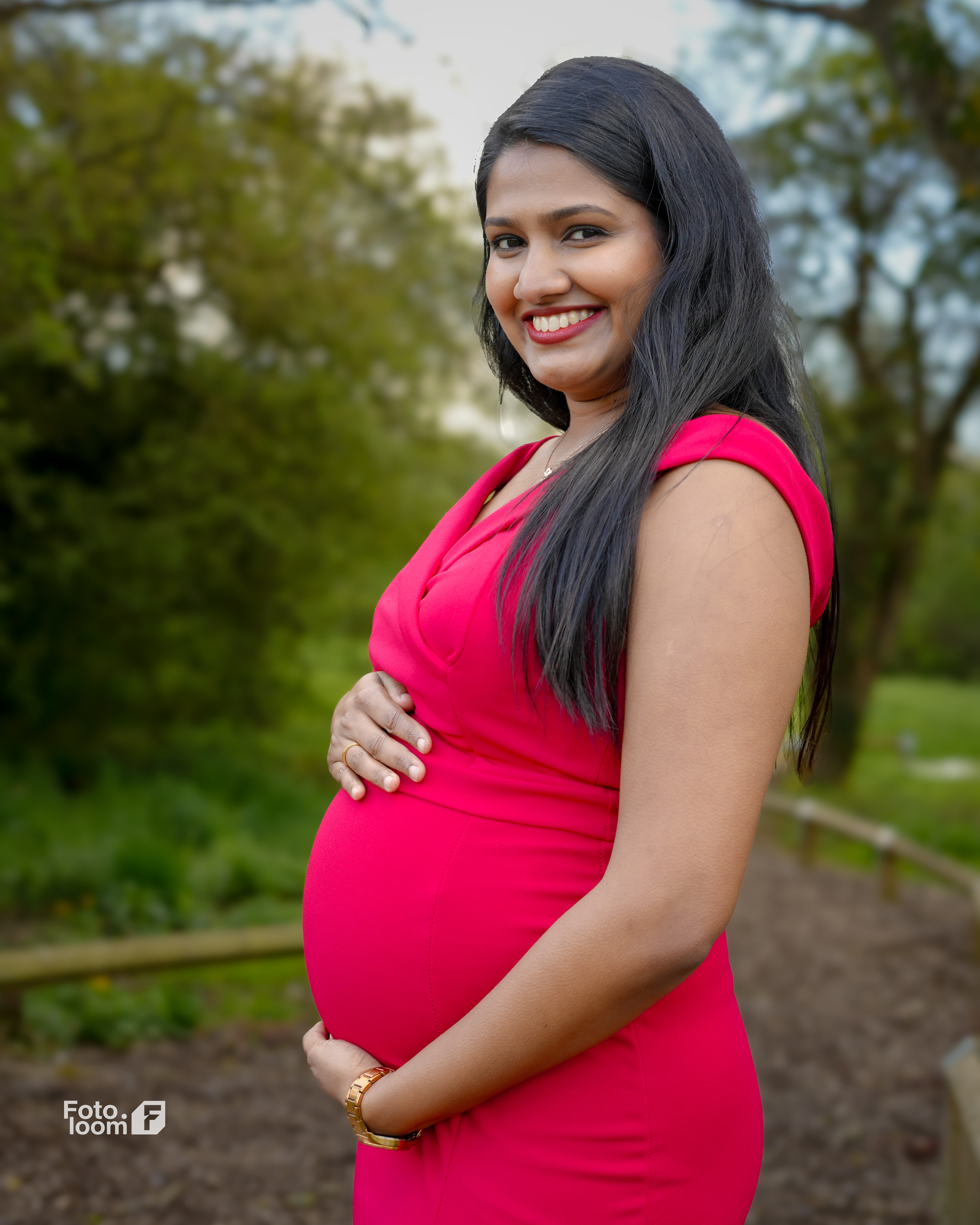 Anupama's Maternity Photoshoot fotoloom
