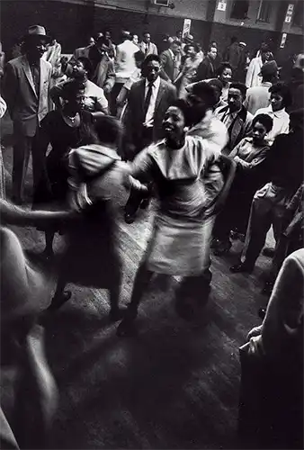 Baile social con música Swing en los años 30