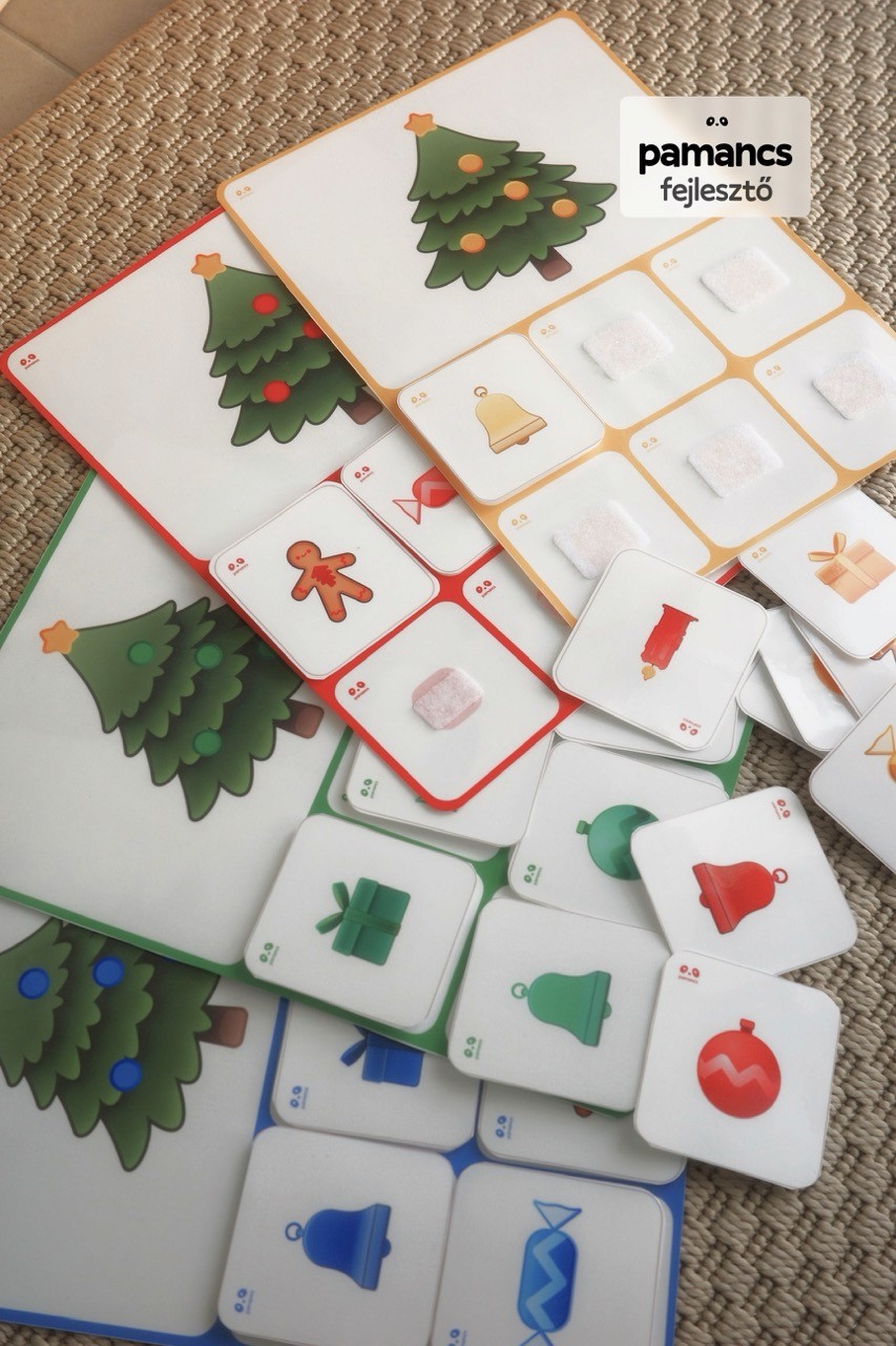 Színes karácsonyfa szortírozó játék gyerekeknek