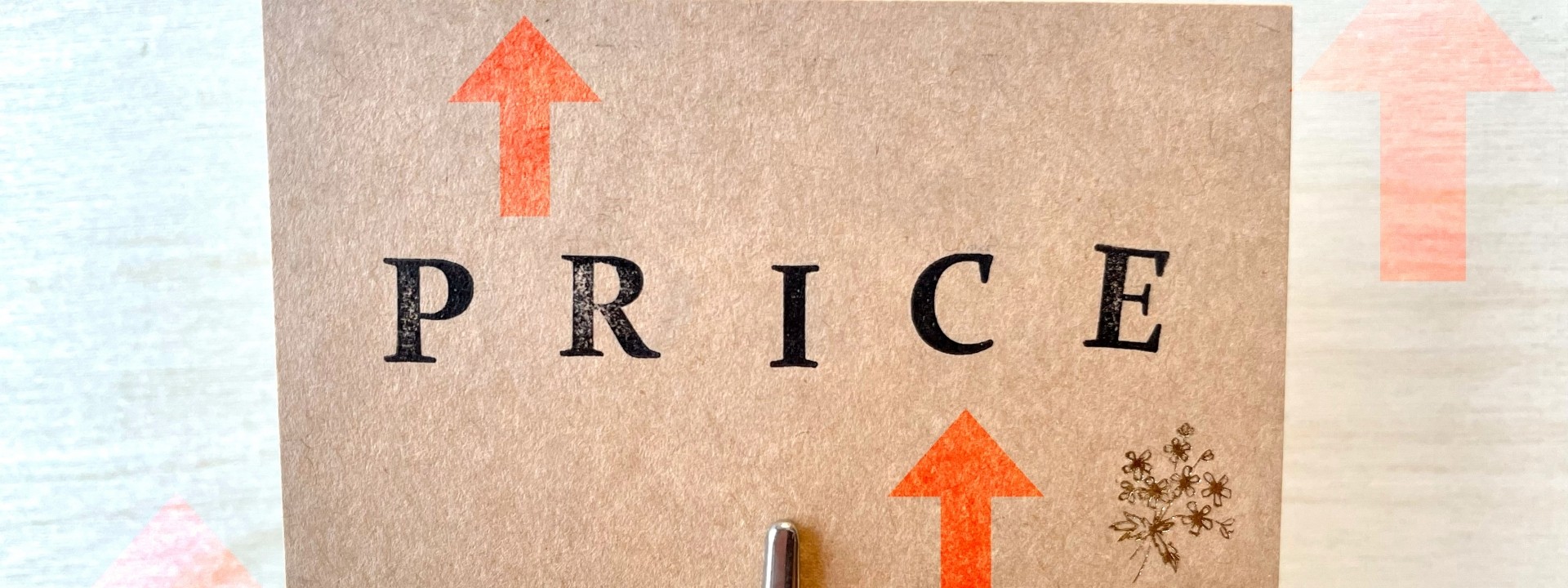 PRICEと書かれた木の板