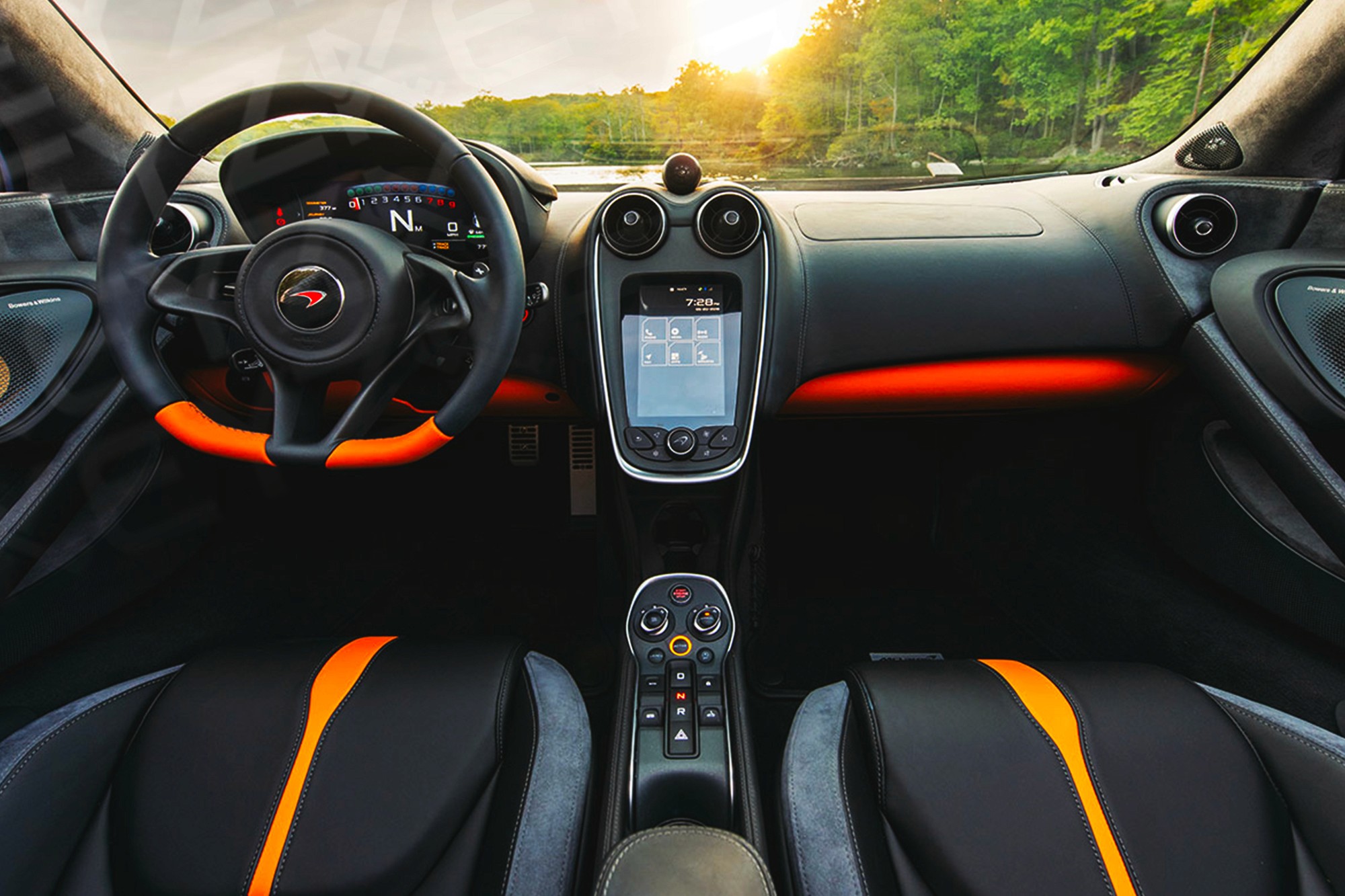 Vue interieur Mclaren 570S Spyder Vert – Location Supercar à Dubaï | Keyz Rent