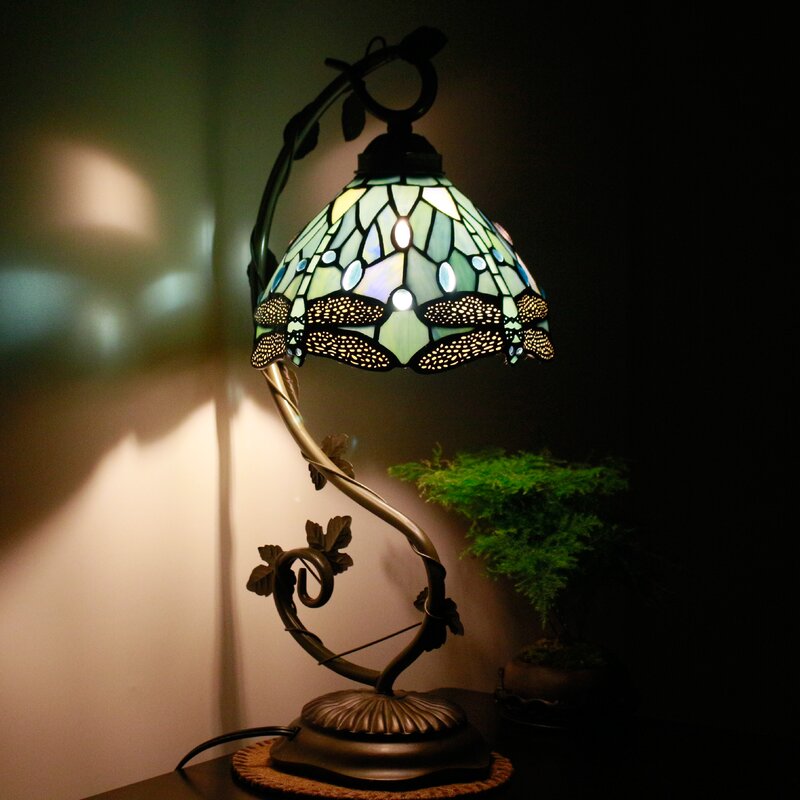 Stained glass desk lamp – A beautifully designed piece, perfect for adding elegance to any space.