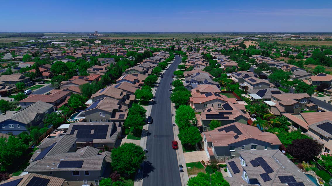community of houses that all have gotten residential solar installation in Roseville, CA