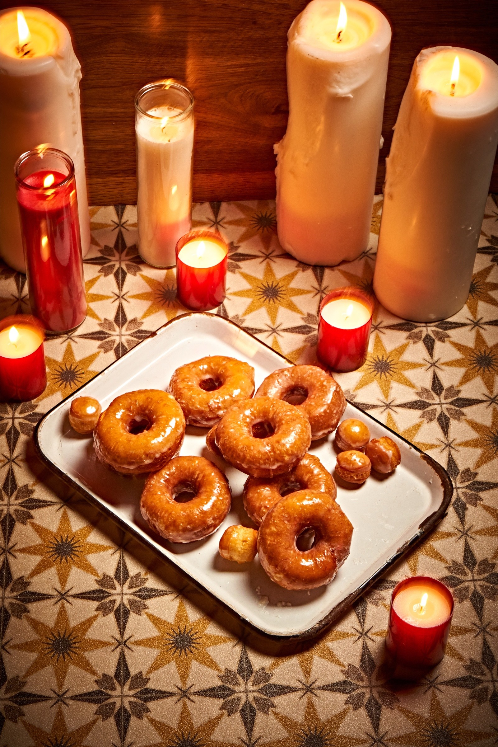 Candlelit doughnut tablescape for Paddy’s Pub