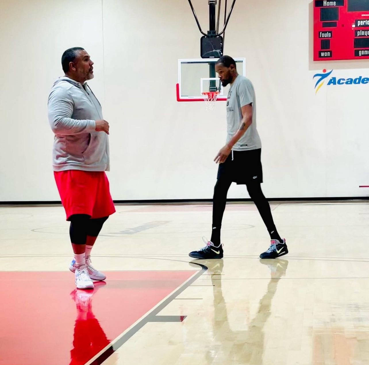 Olin Simplis training Kevin Durant