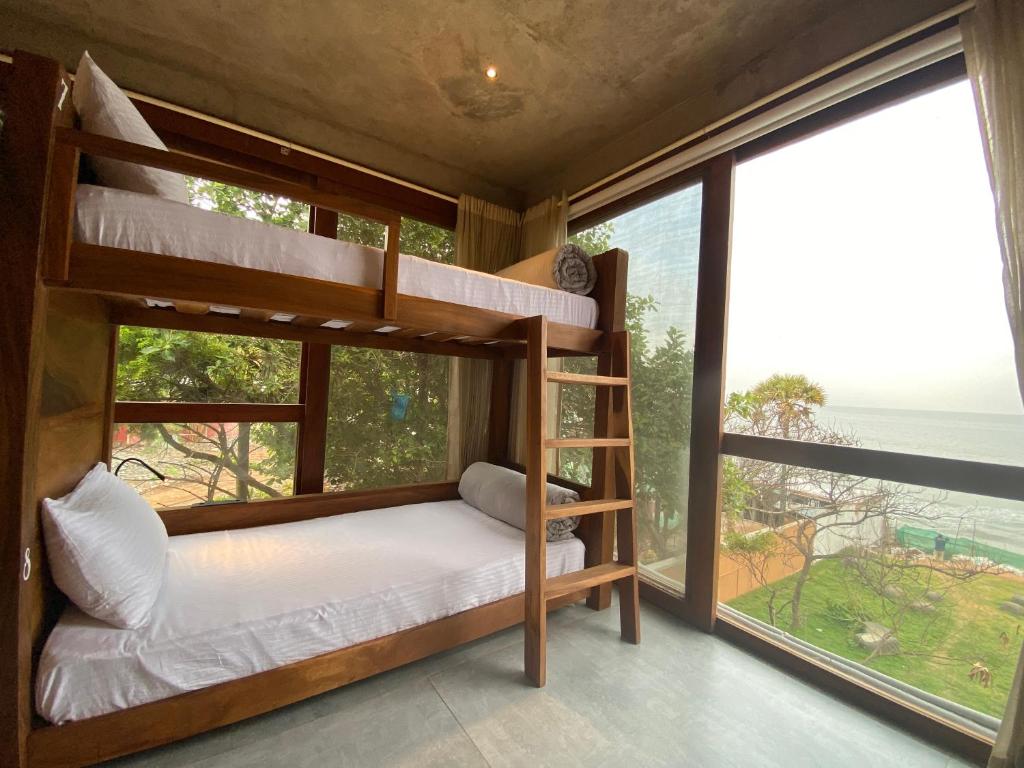 Bunkbed room overlooking the ocean.