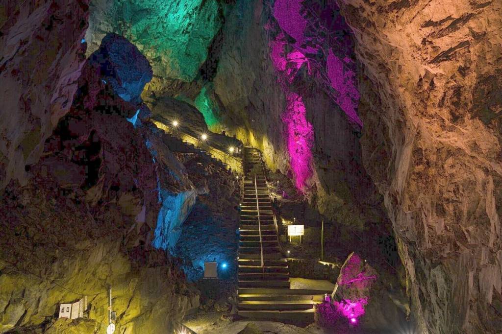 Nippara limestone cave