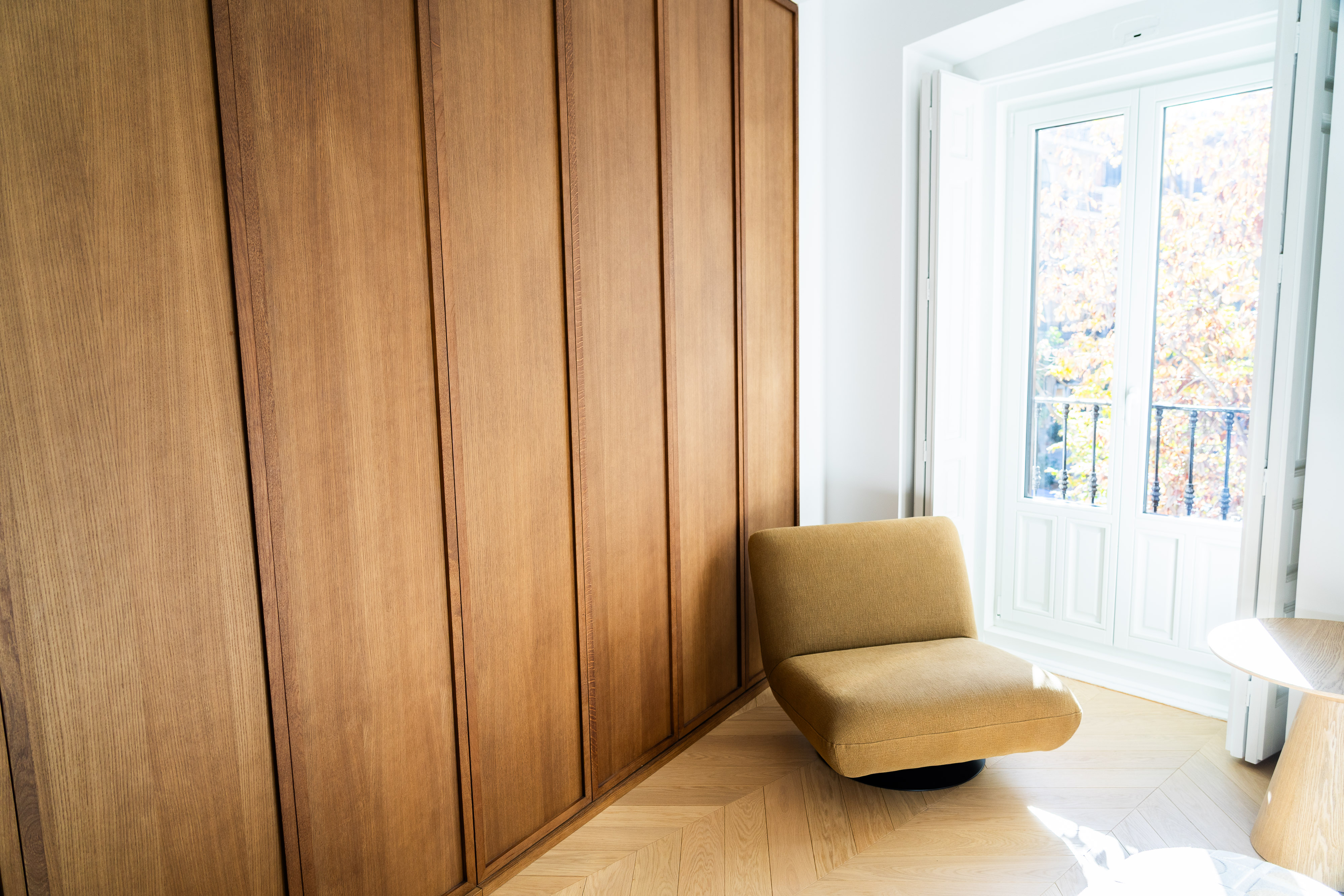 Woman portrait at yacht in the miidle of the sea