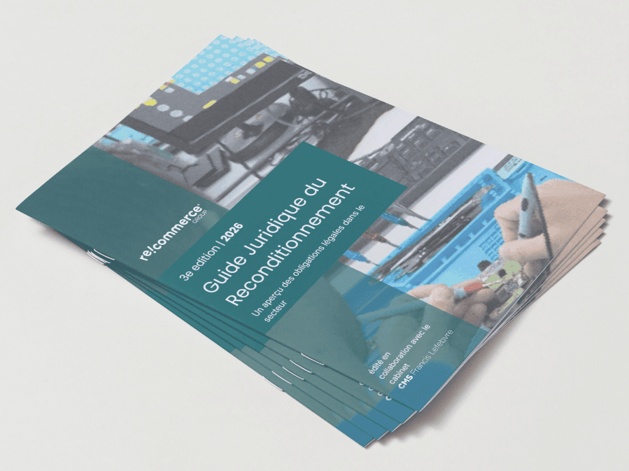 Pile de brochure du Guide juridique du reconditionnement publié par Recommerce