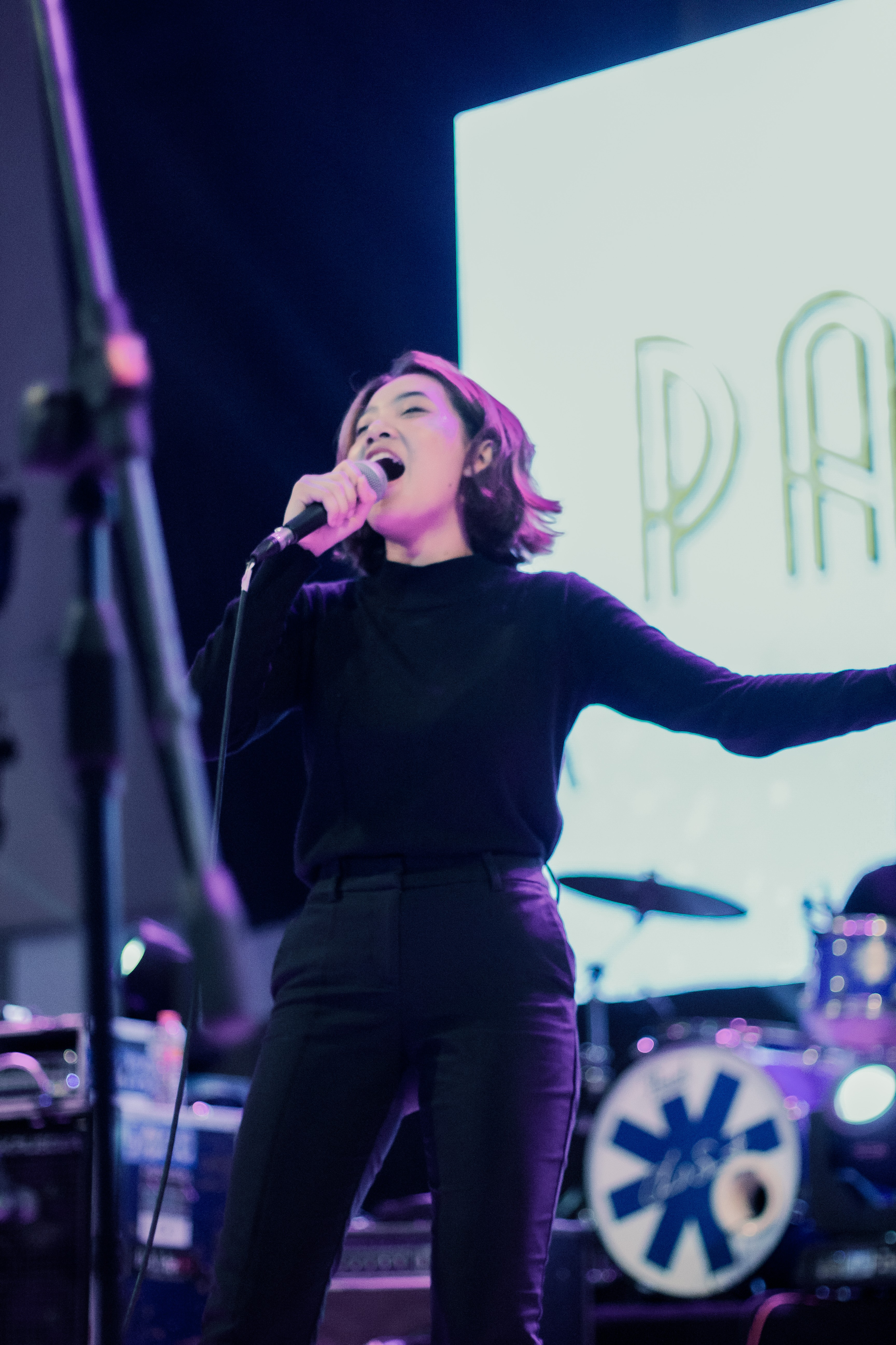 Vocalist of Paradigma, Perform at Ausca Surabaya