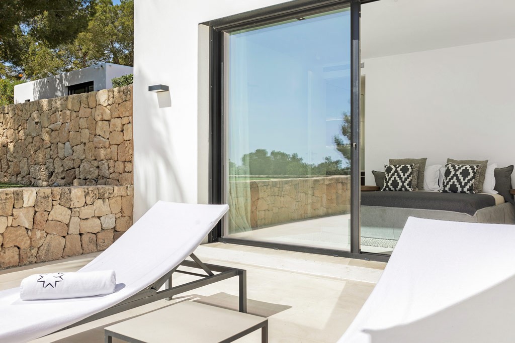 Suite One sun terrace with privacy and pool and sea view