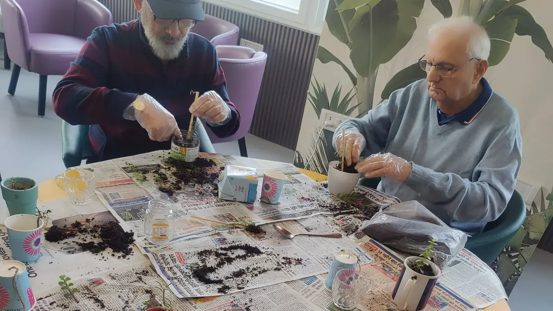 Gardening class at Aamra Seniors Club gurgaon