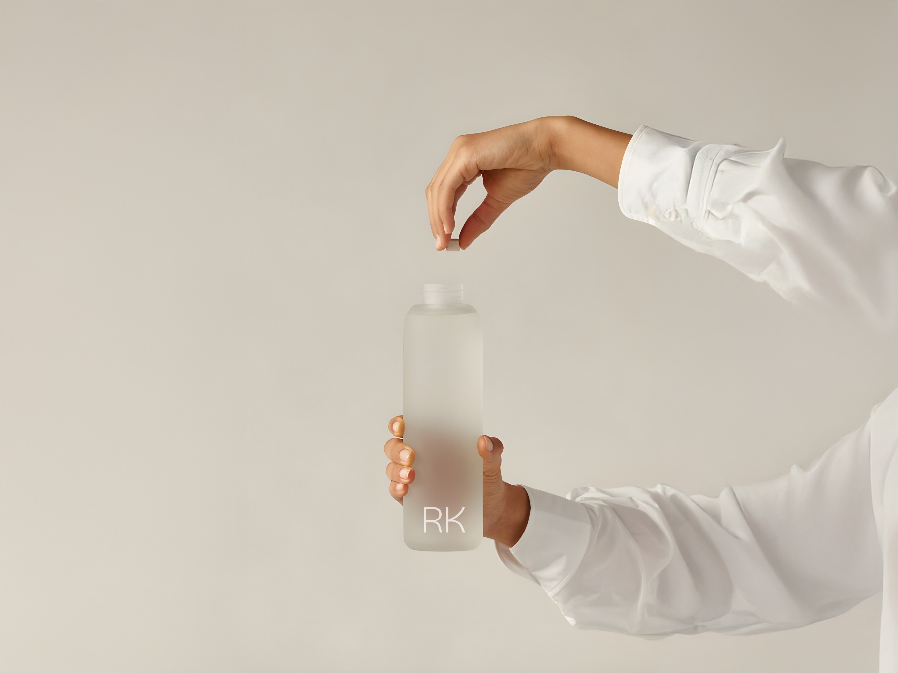 rupel kine drinkfles in hand mockup ndm branding