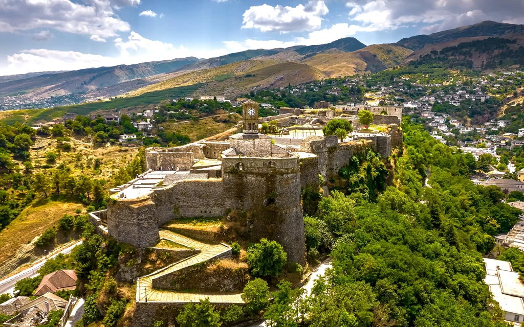 Gjirokastra i Albania - sykkeltur med Expa Travel