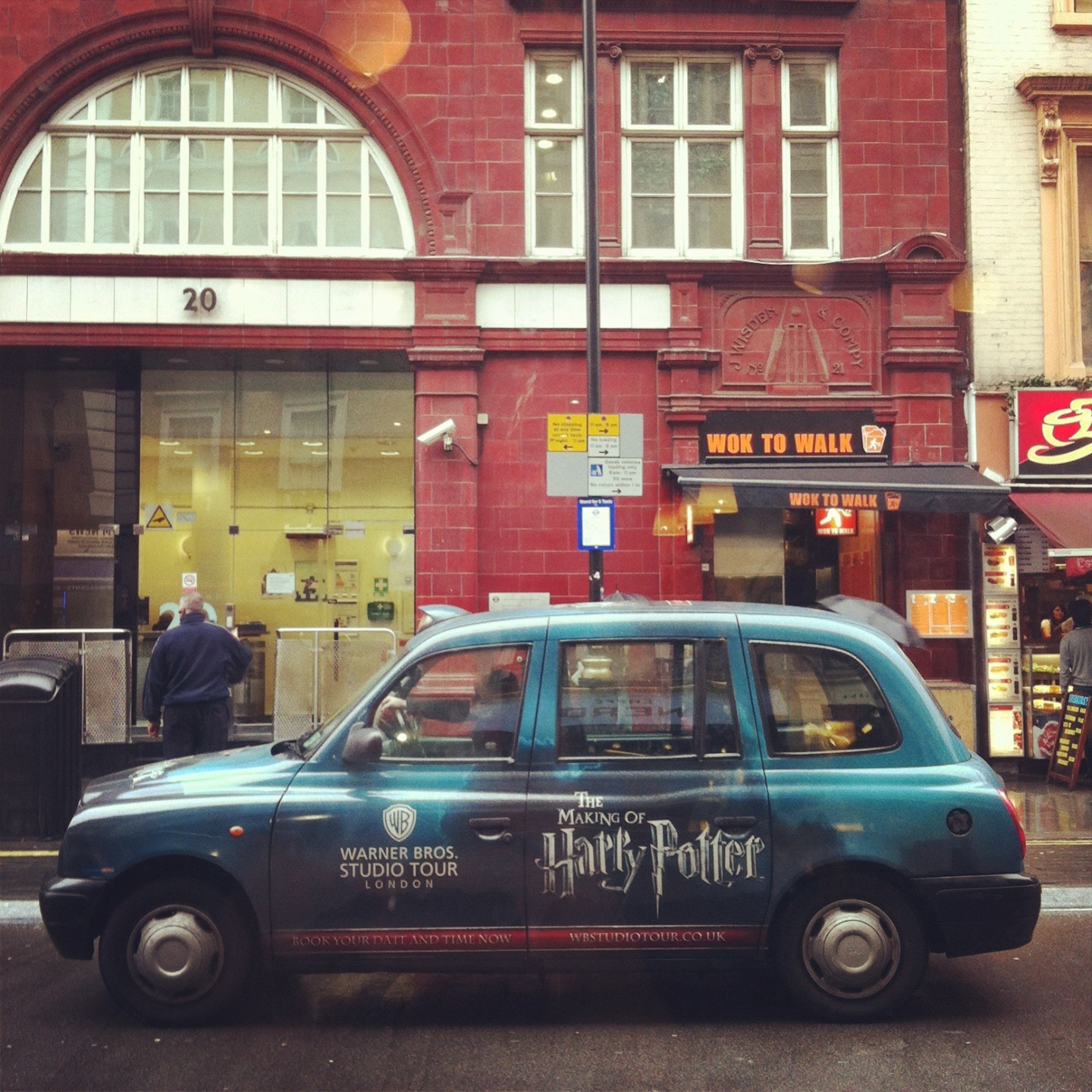 ENUYGUN iOS app offers a one-stop-shop for all your travel needs, including affordable flight tickets, hotel reservations, bus tickets, car rentals, and transfer services.