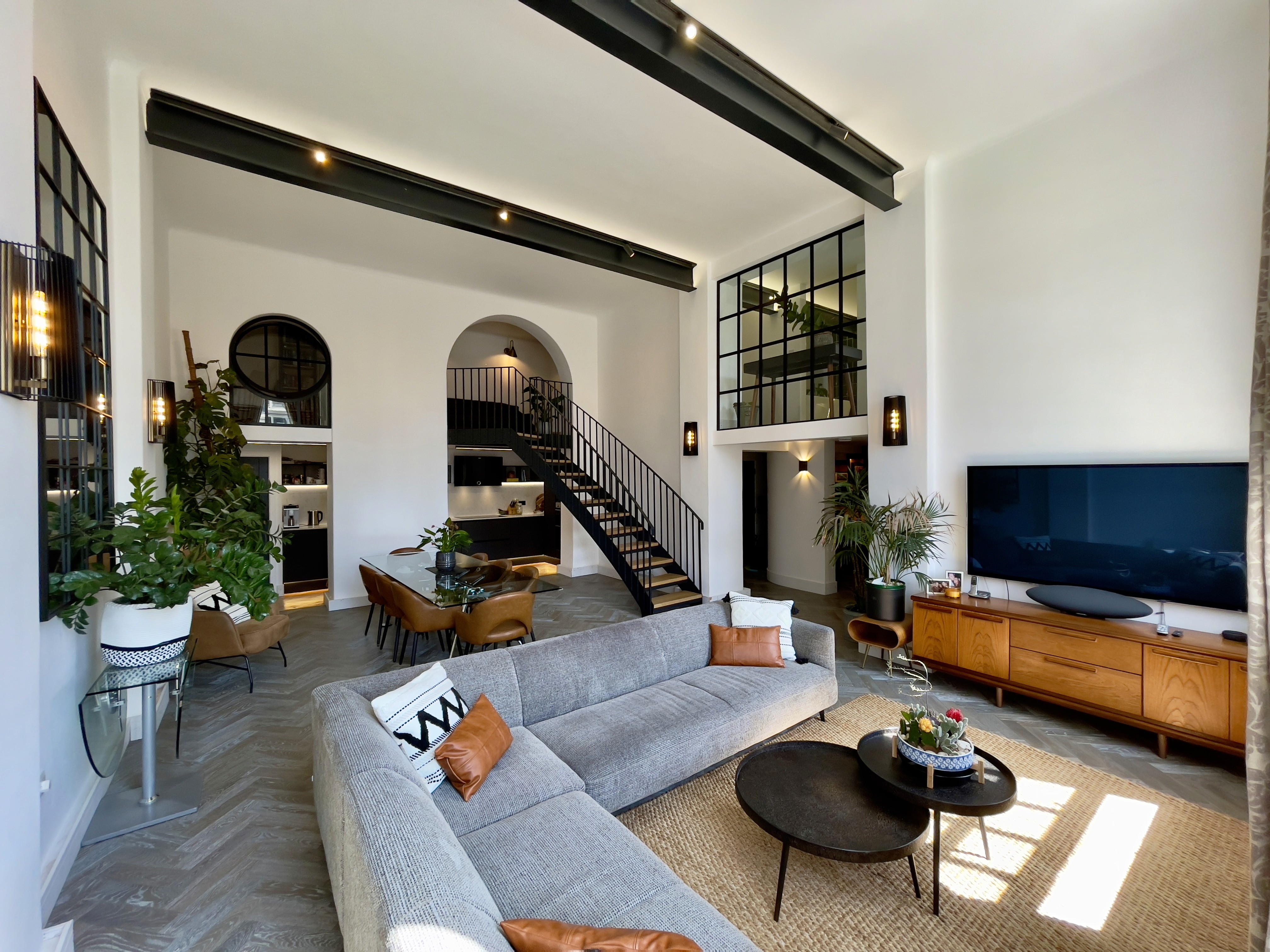 Metal fence installation across the UK