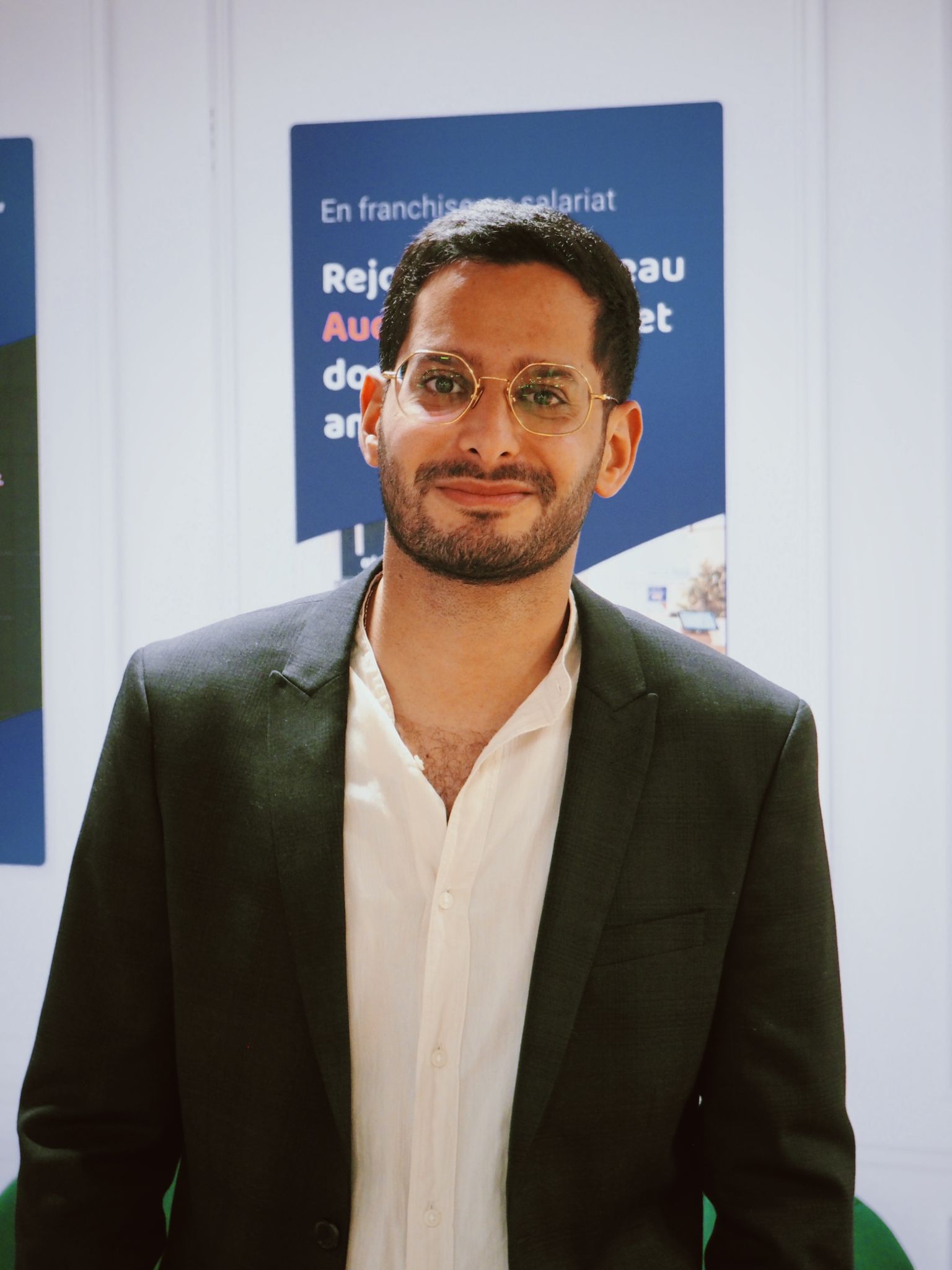 Cédric Mechaly est audioprothésiste D.E. et cofondateur d’Audio Pour Tous. Il partage une vision moderne et accessible de l’audioprothèse, au service des patients et des professionnels.