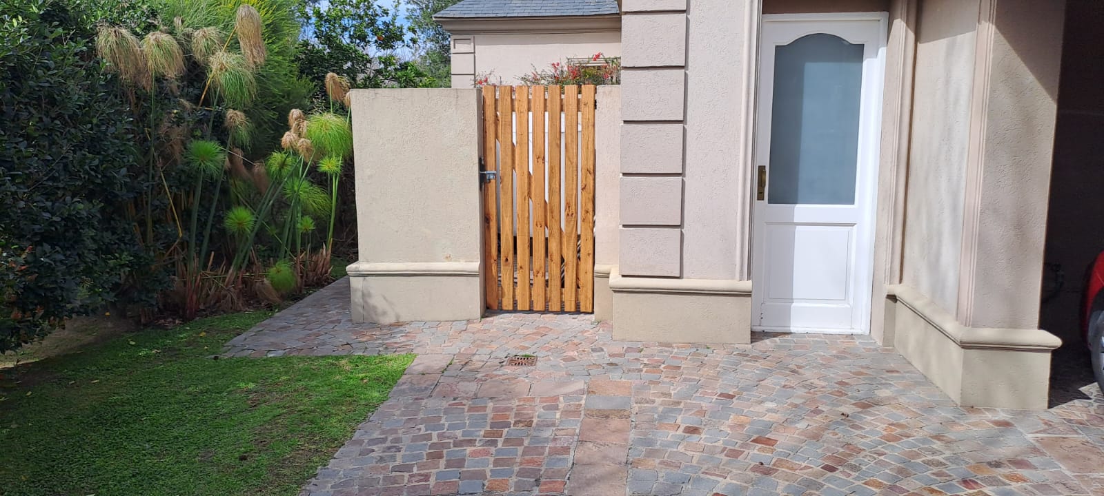 Portones y portillos de madera