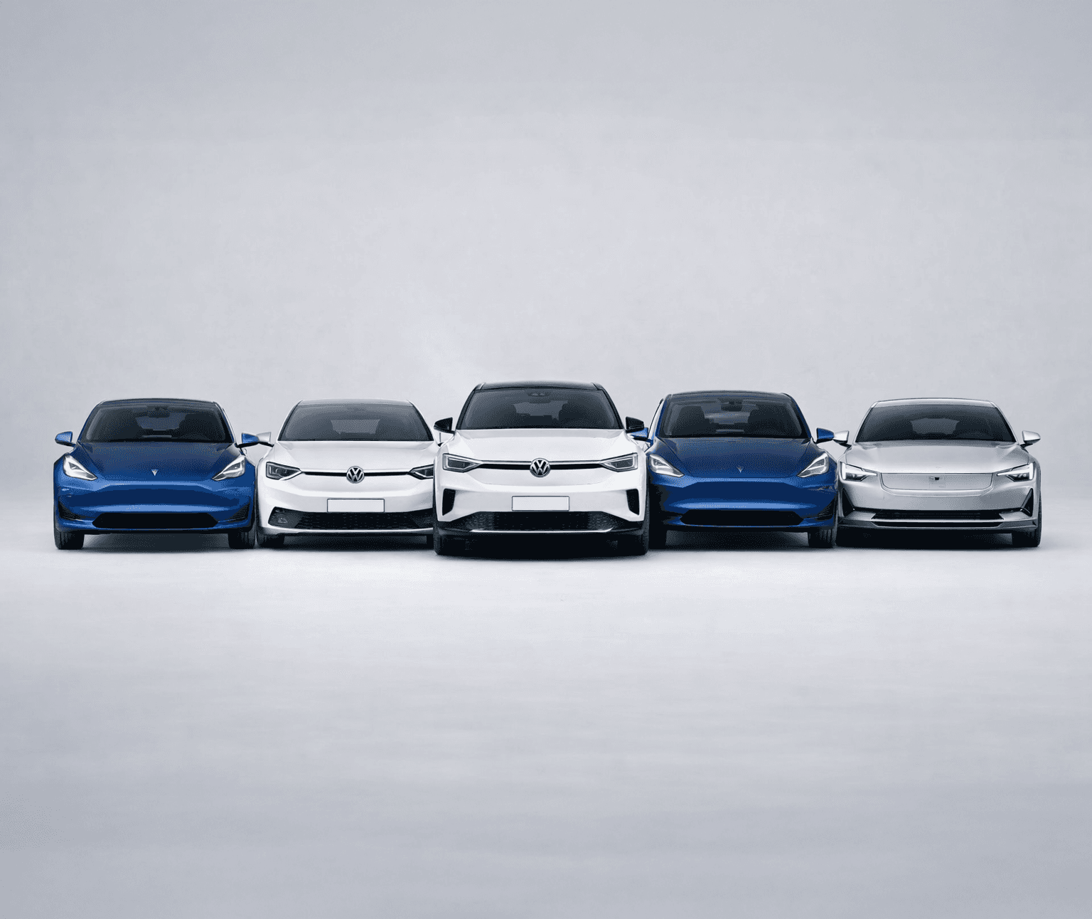 Comparaison visuelle de plusieurs voitures électriques de face, dont Tesla Model 3, Model Y Volkswagen ID.3, ID.4, et Polestar 2, sur fond studio gris