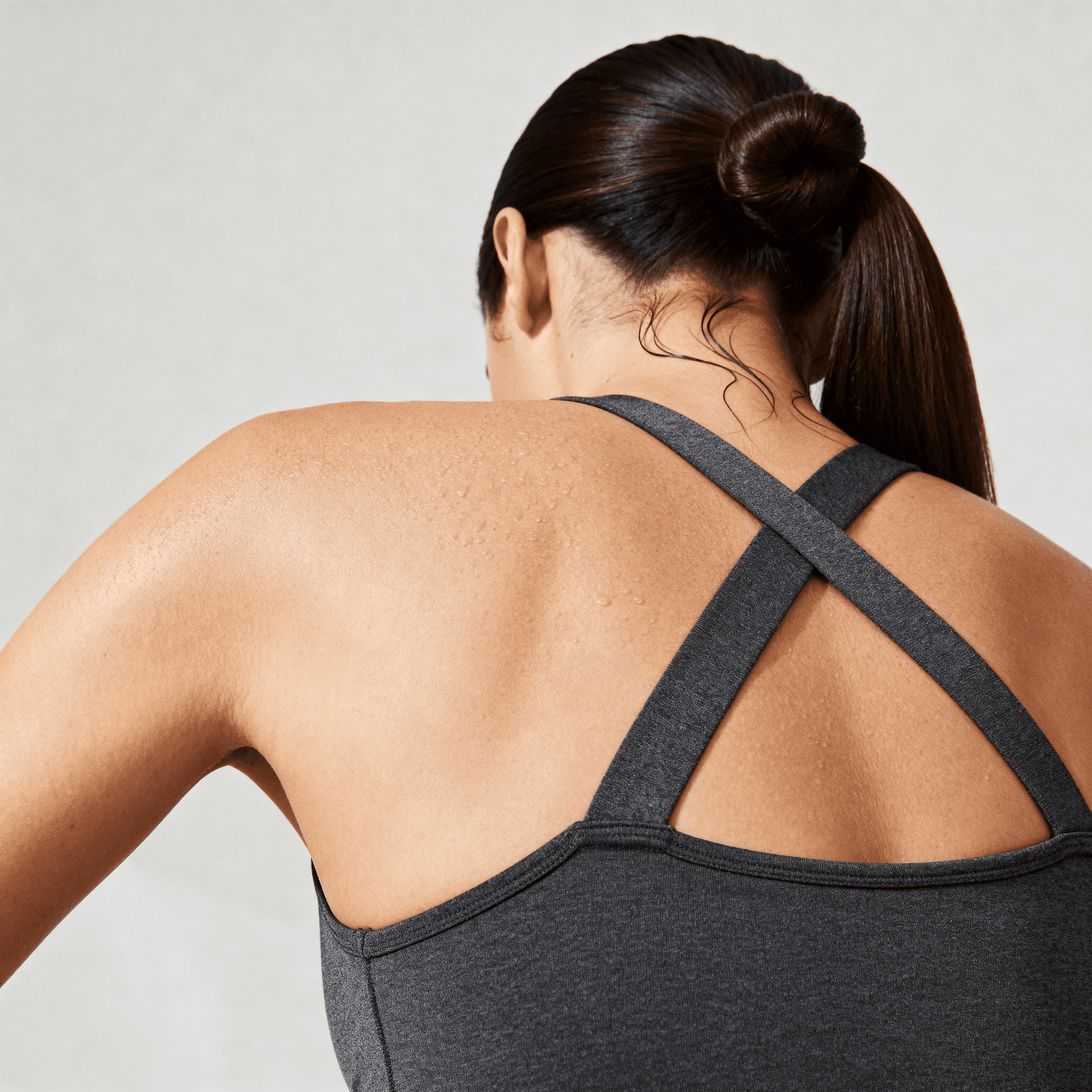 atleta de costas descansando após treino