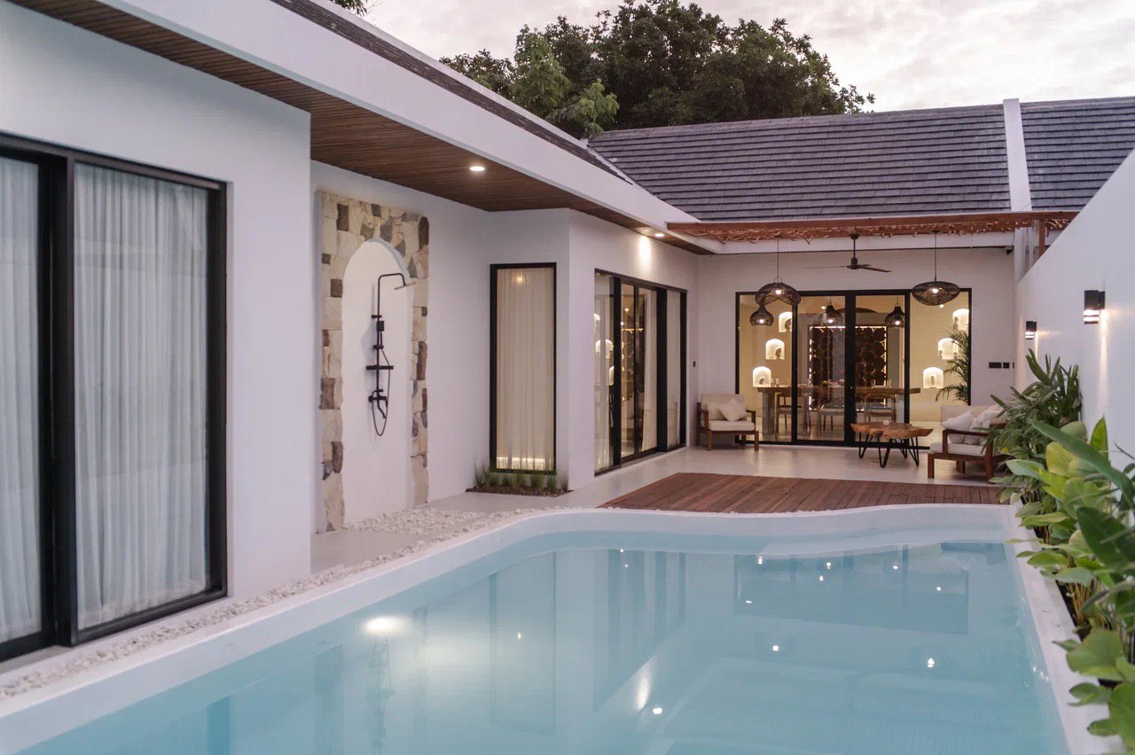 A modern 2-bedroom villa with jungle views in Uluwatu