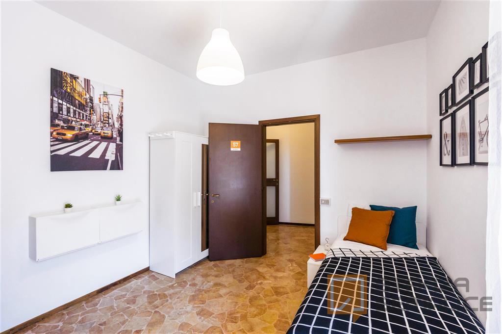 Stanza di 13 mq in Via SUARDI, Bergamo