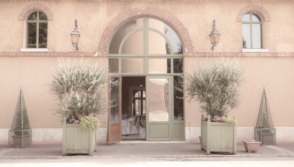 Album photo de luxe — French wedding photographer Paris — luxury wedding book France — Maison Elion — relique photographique rare — fragment intemporel — rituel artistique — photographe mariage haut de gamme — Seine-et-Marne 77 — album mariage bespoke sur mesure — timeless photography France — image symbolique — luxury French wedding photography