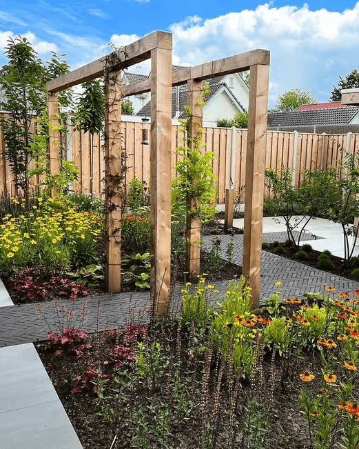 Pergola en tuinaanleg door Art gardens