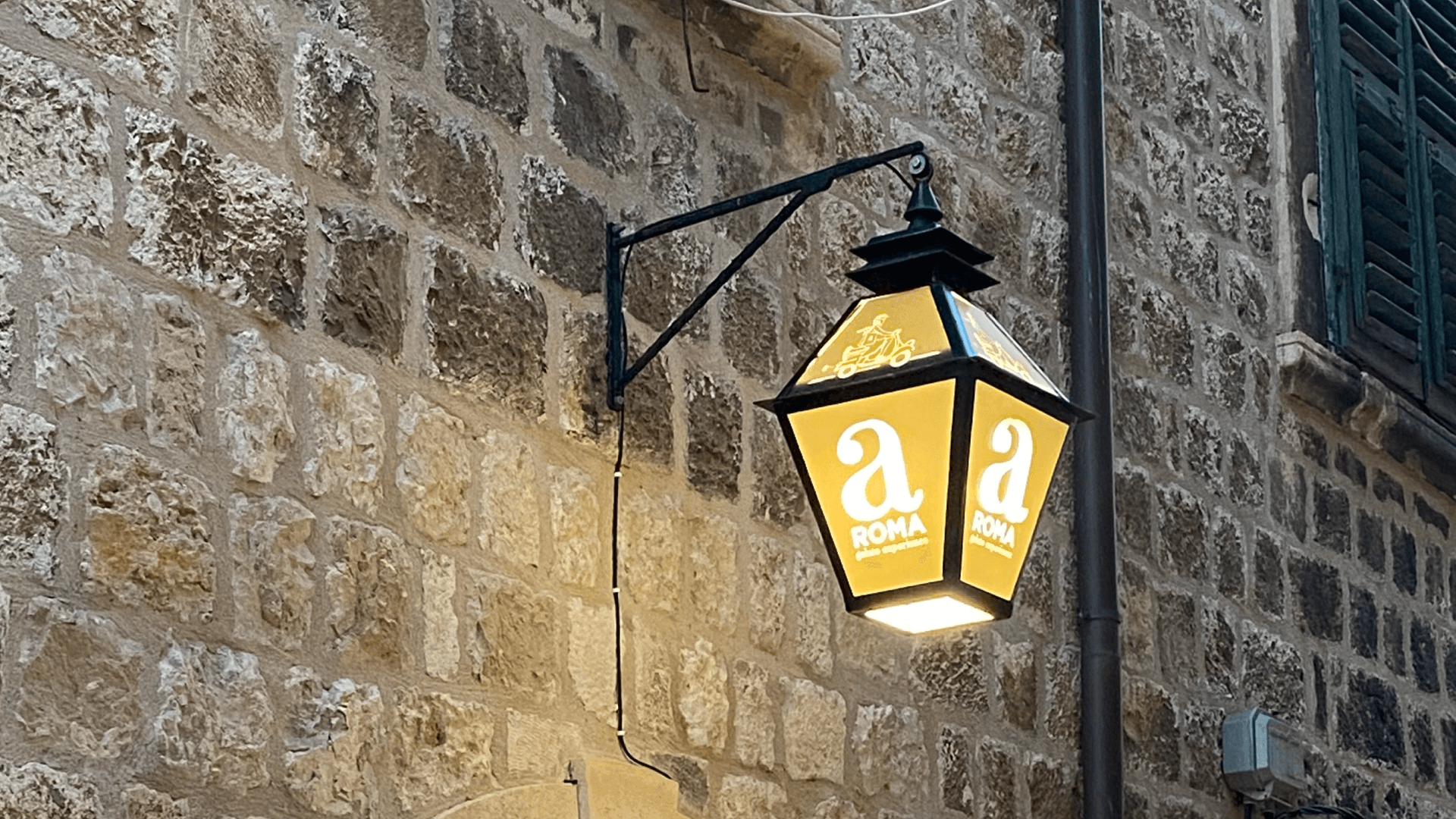 Szyldy i witryny w Chorwacji, Dubrownik