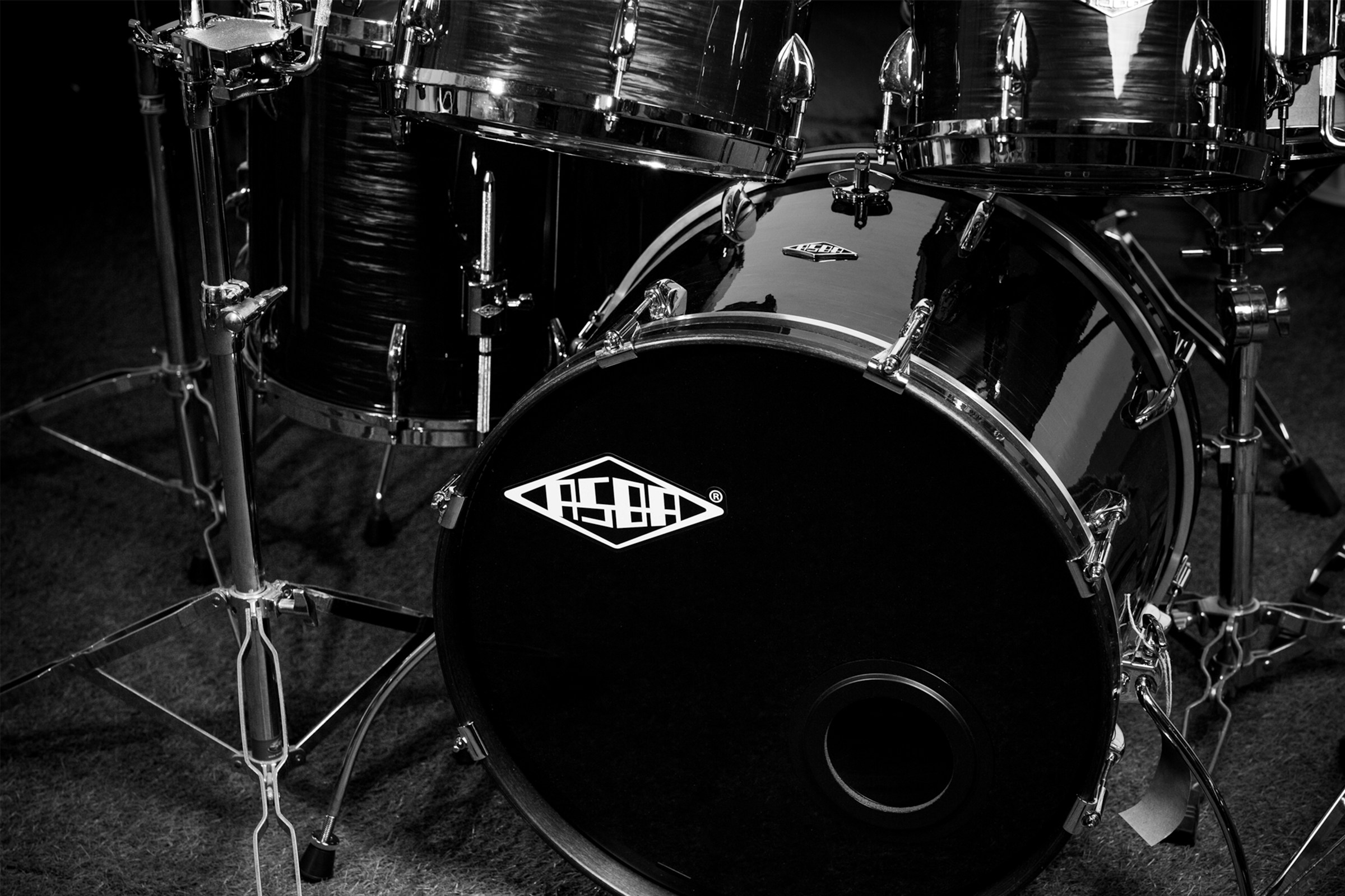 a drum - What Instruments Are Used In Rap