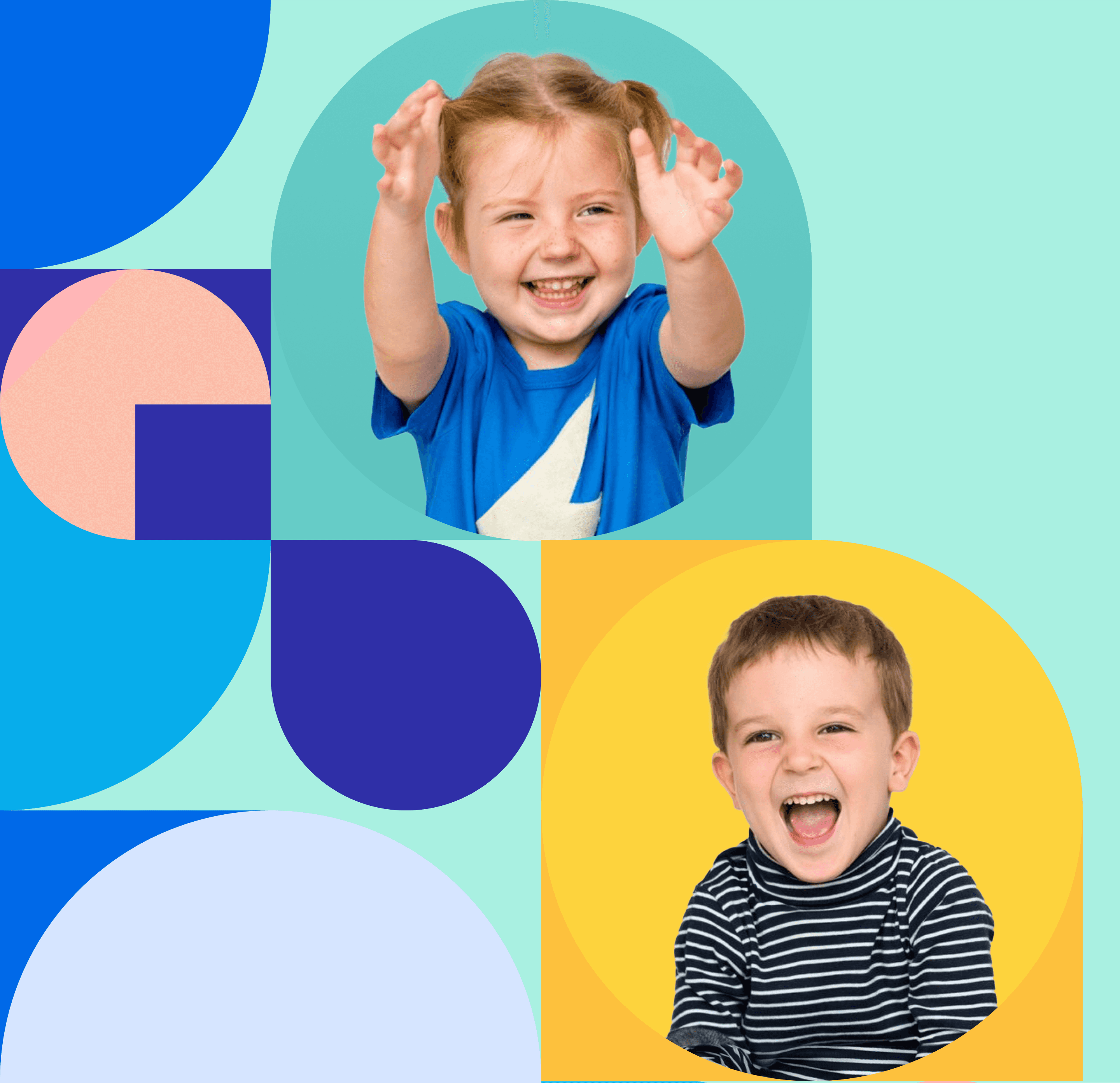 Niña sonriendo con los brazos levantados