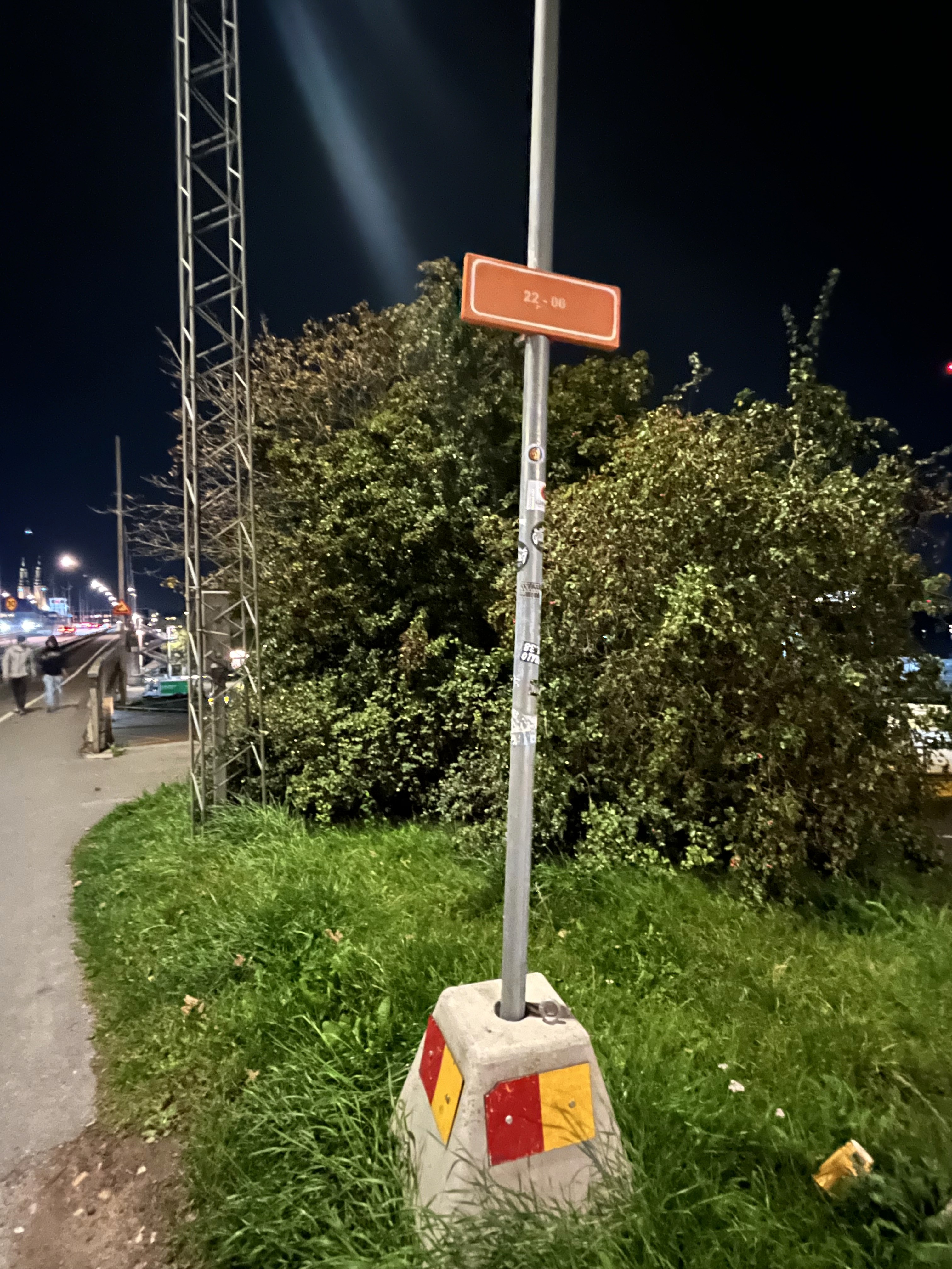 Måndag 04:28 (Monday 04:28), Siri Tolander, commuter paths, Stockholm, Sweden, uncommissioned, 2025