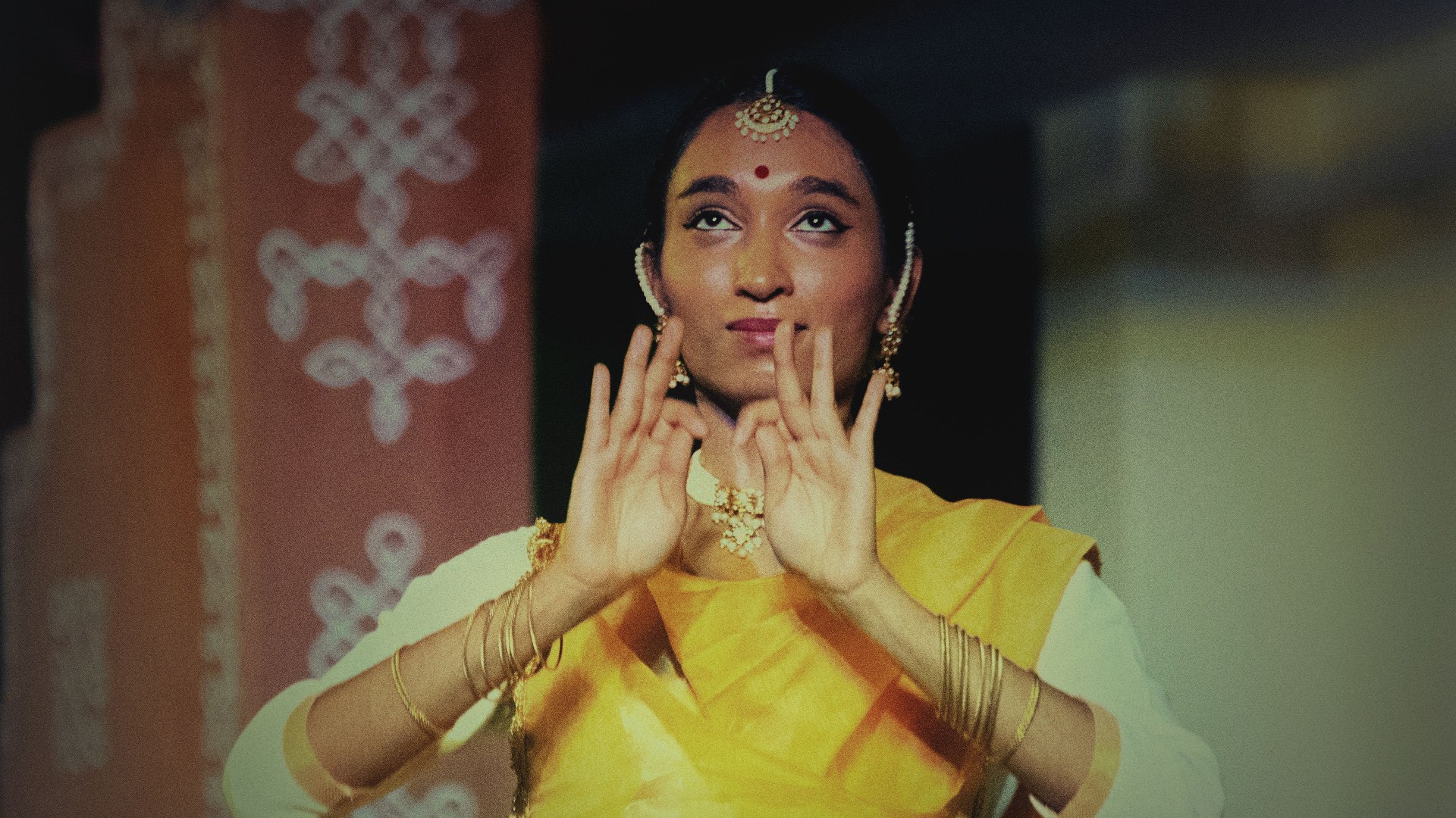 Photograph of A GIrl Performing Kathak Dance in hyderbad Captured by Ar Nikhil Mathew of the Conscious Forms Design Studio