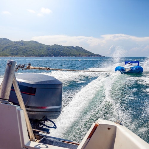 Aktivitas Air di Ibiza dengan Kecepatan Penuh