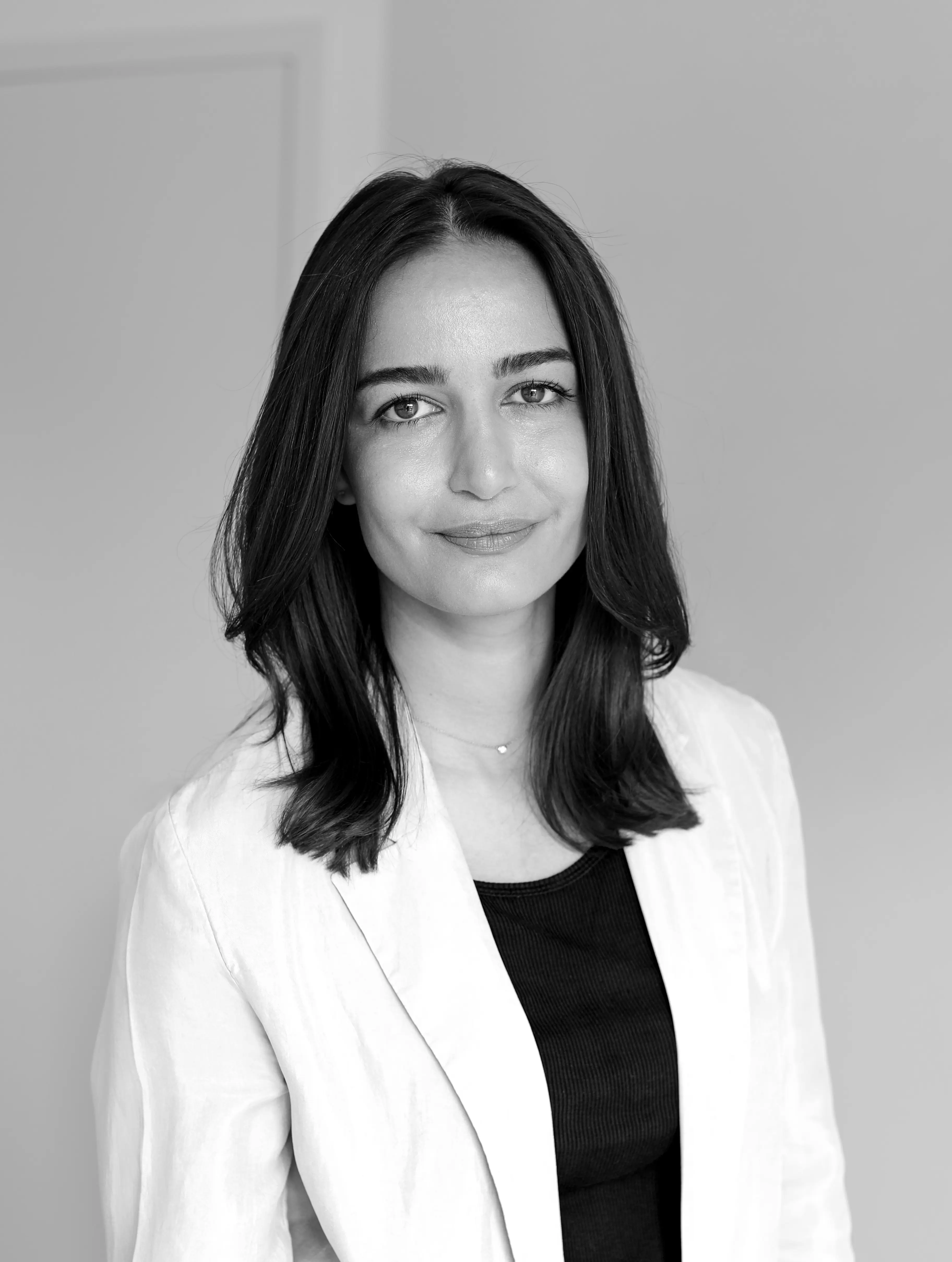 Heilpraktikerin für Psychotherapie und Architektin, Nasim Kowalewski. 