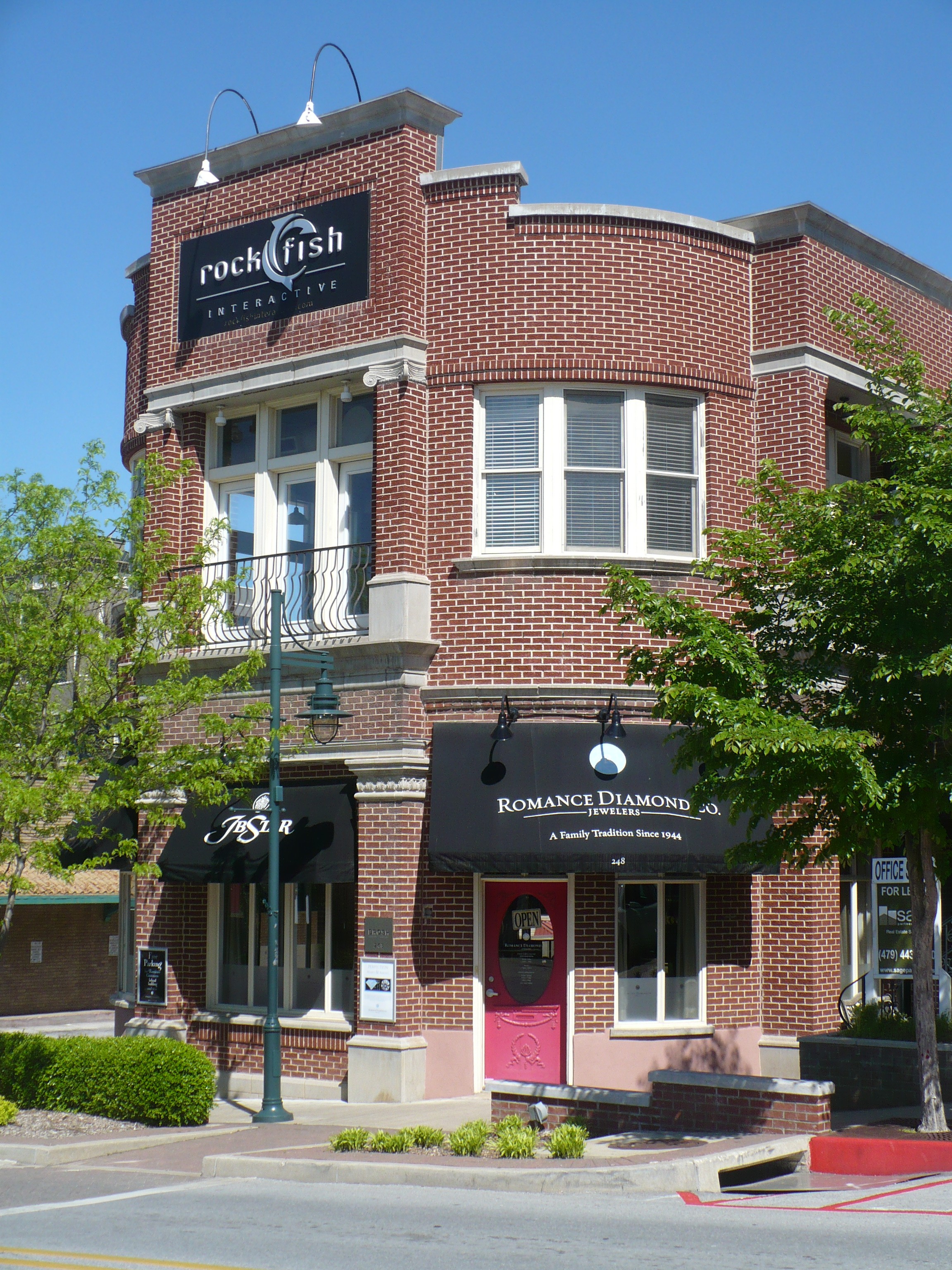 Three Sisters retail store front in Fayetteville, AR