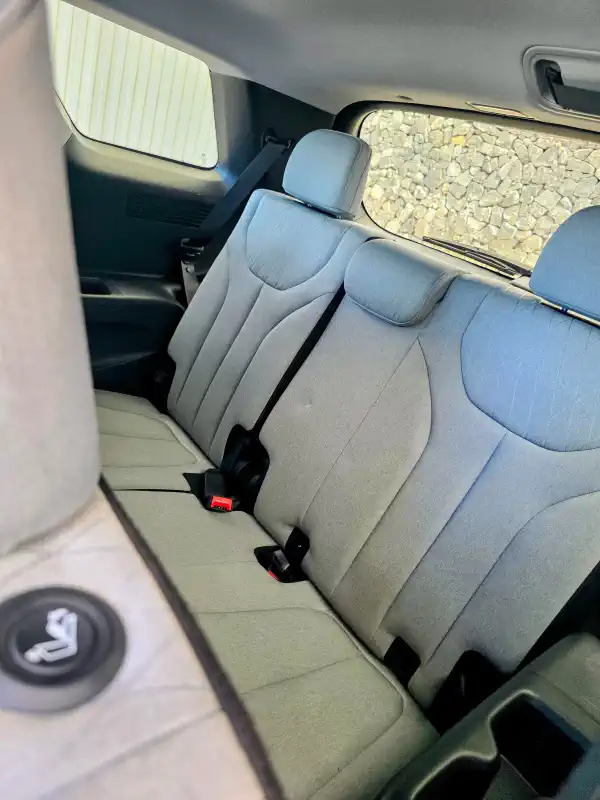 Plum 8 Seater Hyundai Palisade for rent in Kona Big Island Hawaii