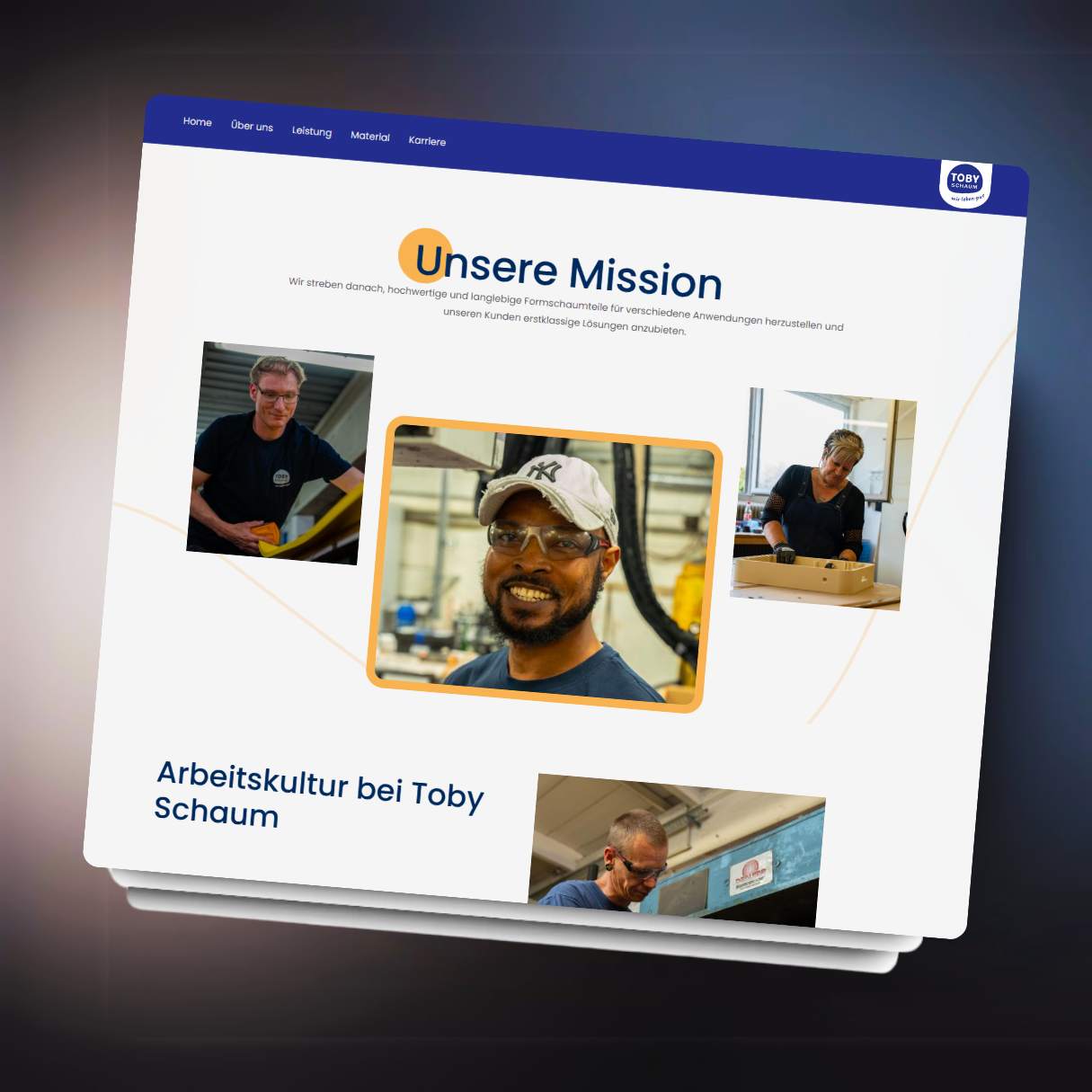 Screenshot der Website des Unternehmens „Toby Schaum“, einem abgeschlossenen Webdesign-Projekt, das die Arbeitskultur im Unternehmen zeigt. Zu sehen sind Mitarbeitende bei der Arbeit sowie der Slogan „Unsere Mission“ mit Fokus auf Qualität und Langlebigkeit von Formschaumteilen