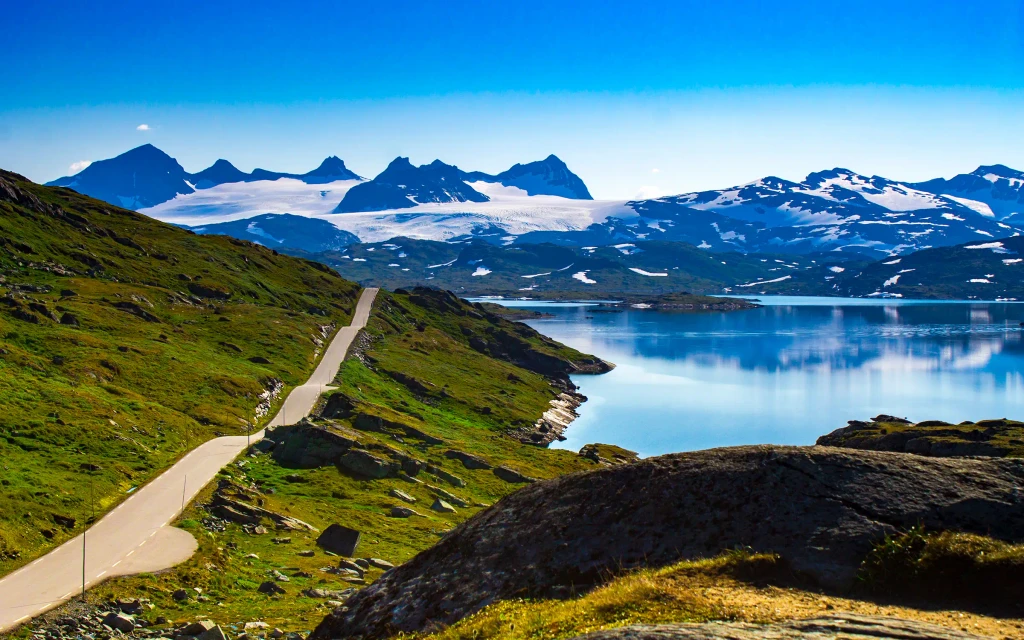 Over Sognefjellet på sykkel | Expa Travel