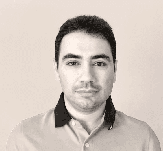 Mahmoud Moravej – Management expert with 20+ years in software and technology, former Shopify