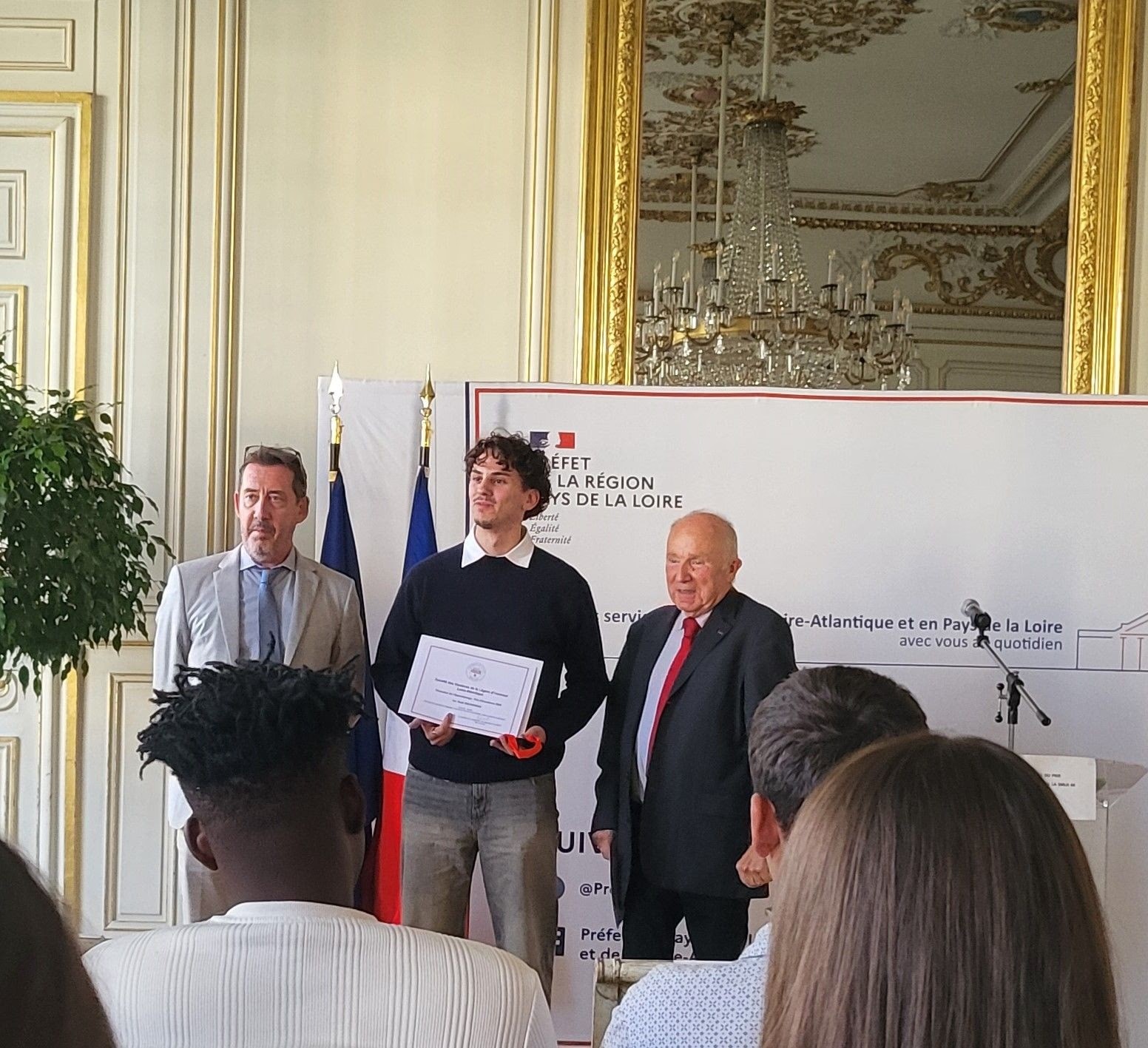 Image en compagnie du President SMLH 44 ainsi que du Préfet des Pays de la Loire