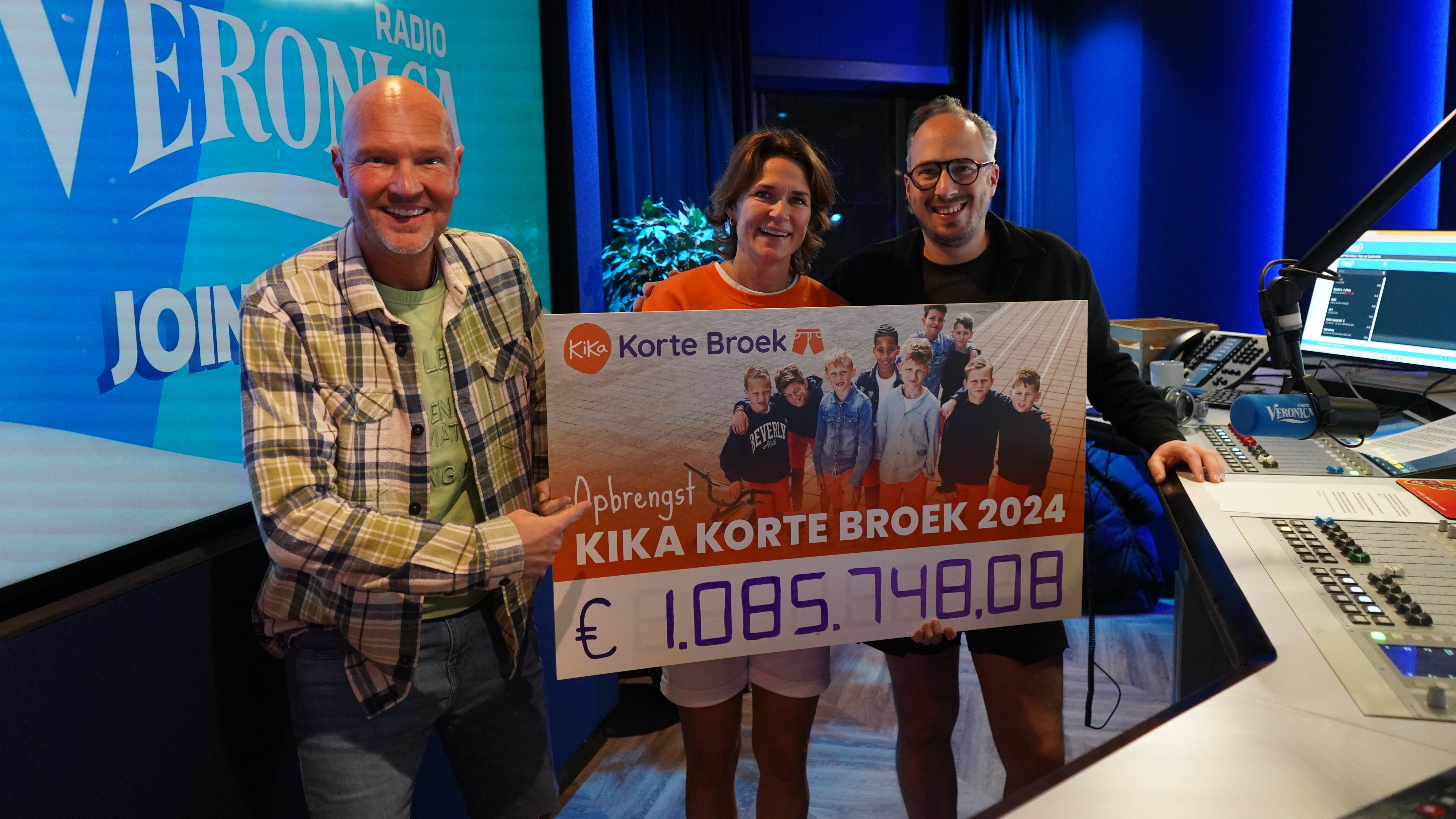 Cheque overhandiging KiKa Korte Broek
